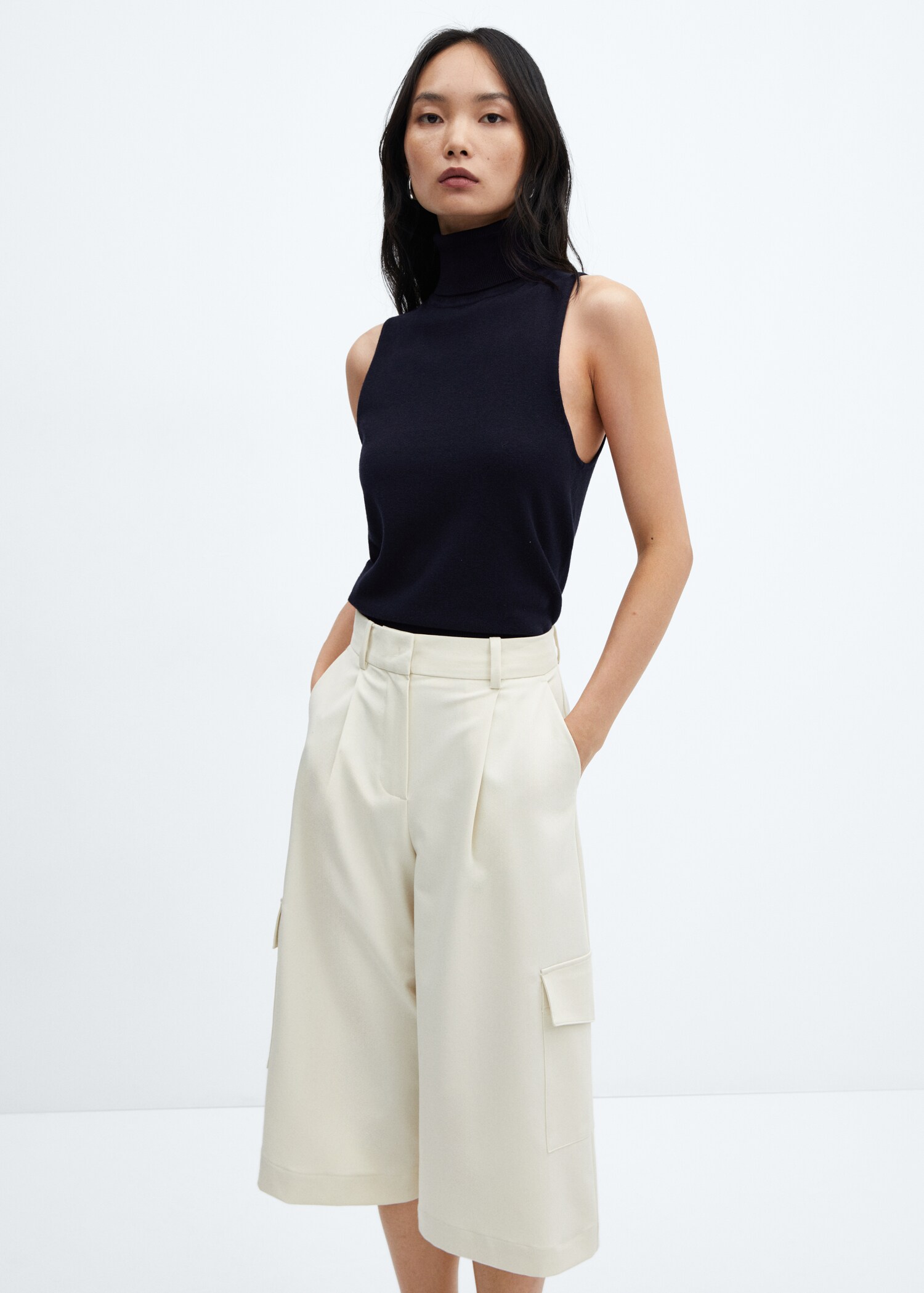 Turtleneck knitted top