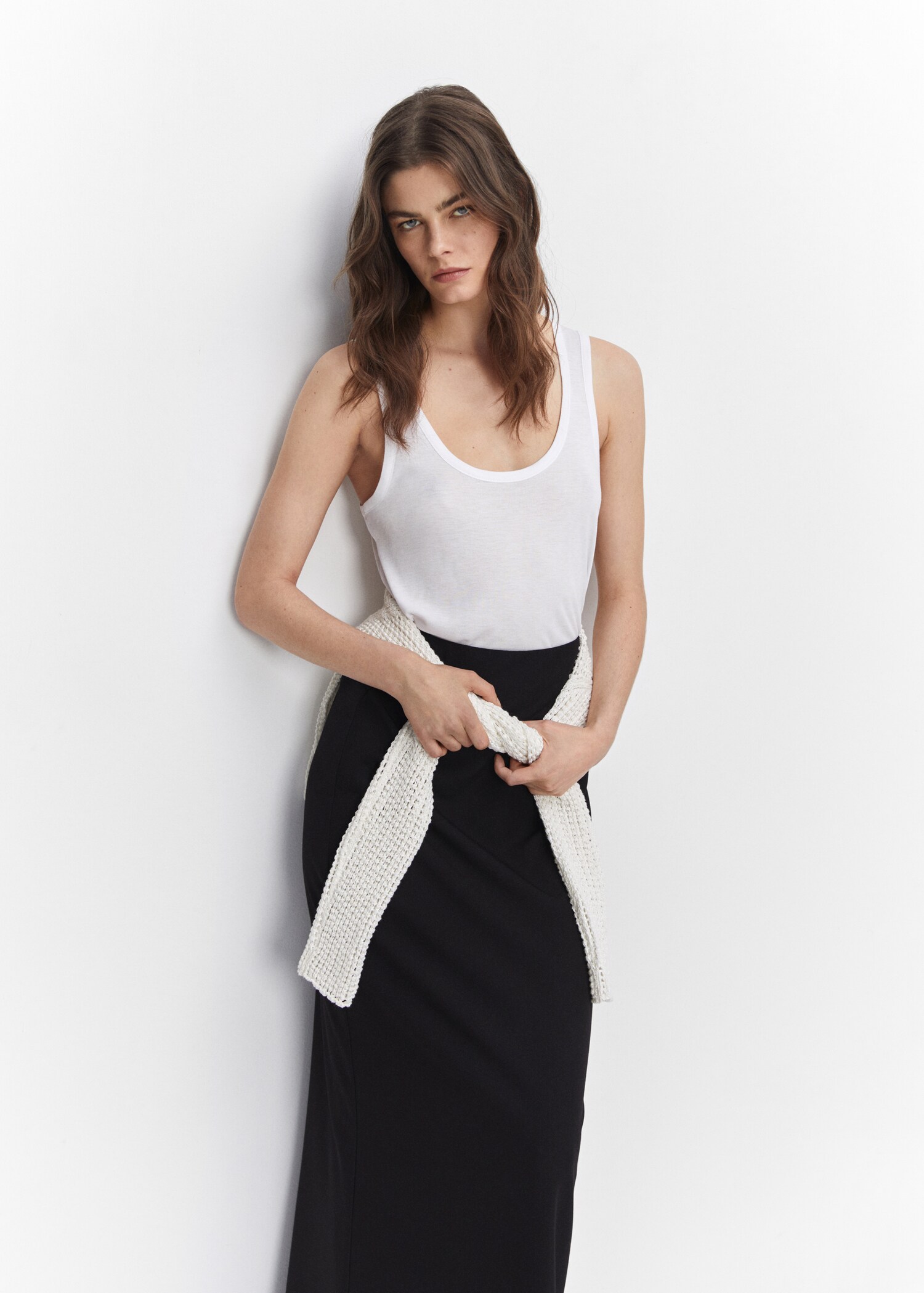 Fluid strapless top