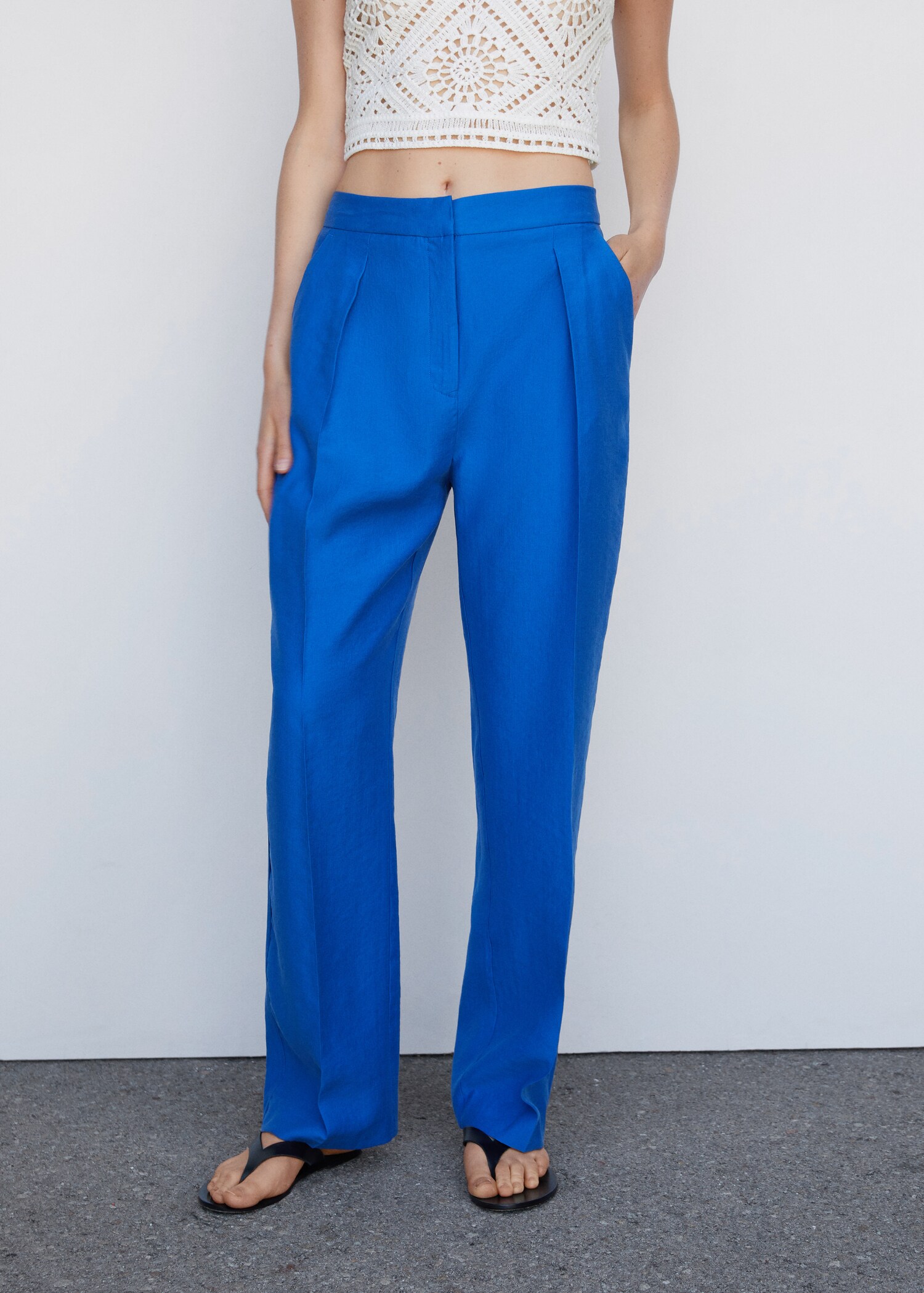 Straight-fit pleated pants