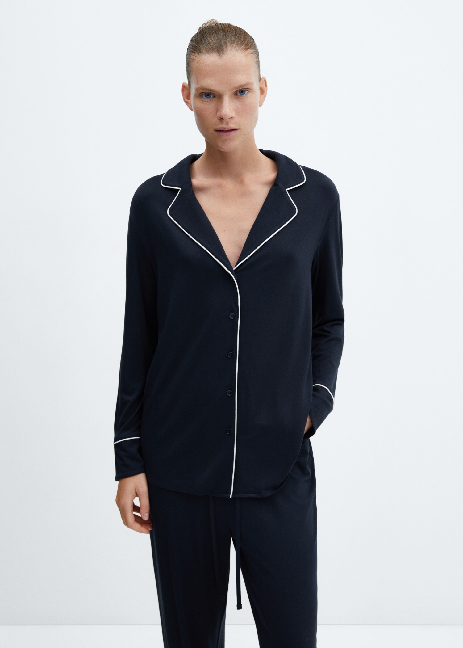 Pyjama shirt with contrast piping