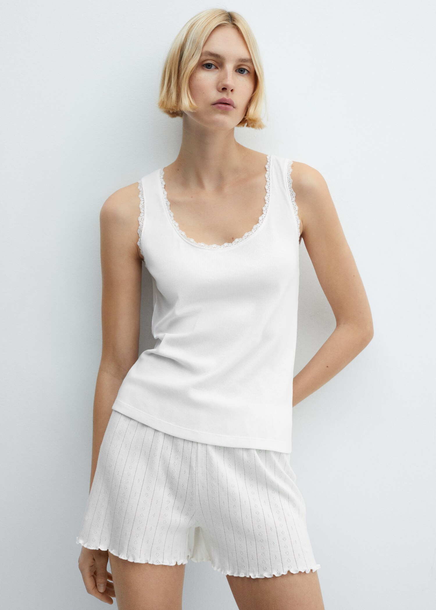 Openwork detail top