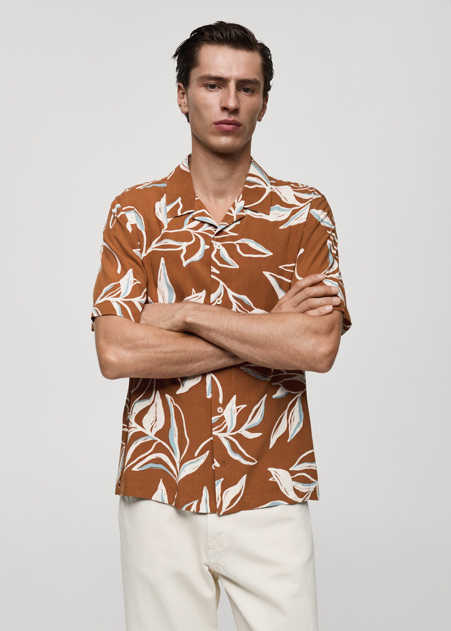 Regular-fit Hawaiian-print shirt