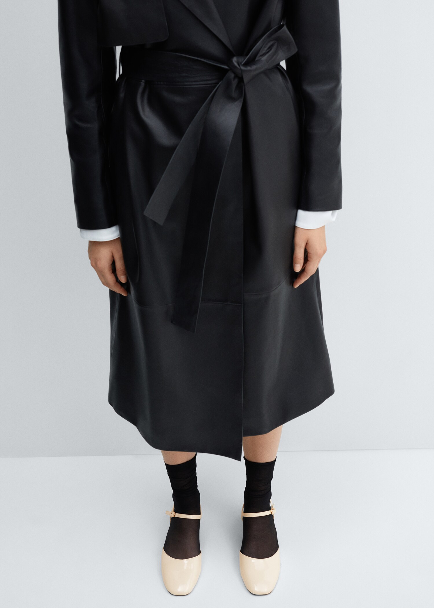 Patent leather-effect slingback shoes