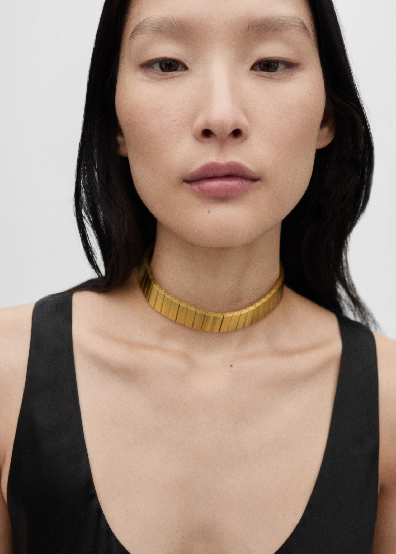 Choker with link strap