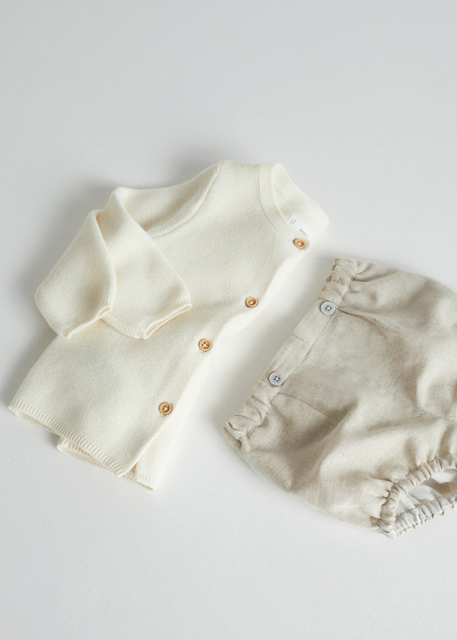 Button knit cardigan
