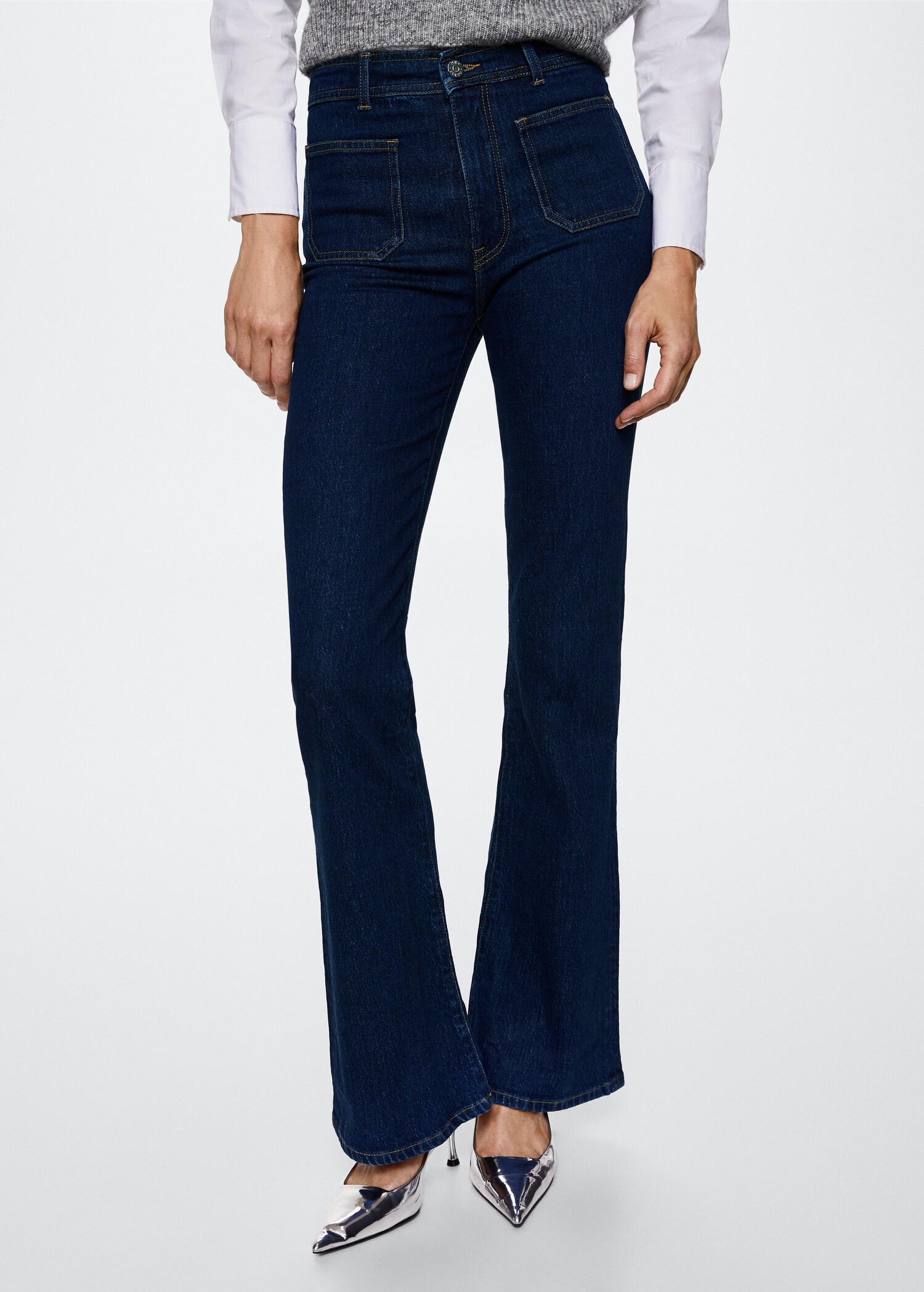 Flared jeans with pocket
