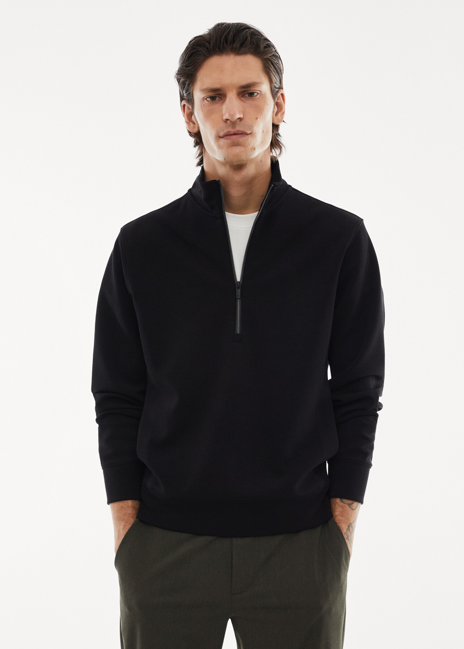 Breathable zip-neck sweatshirt