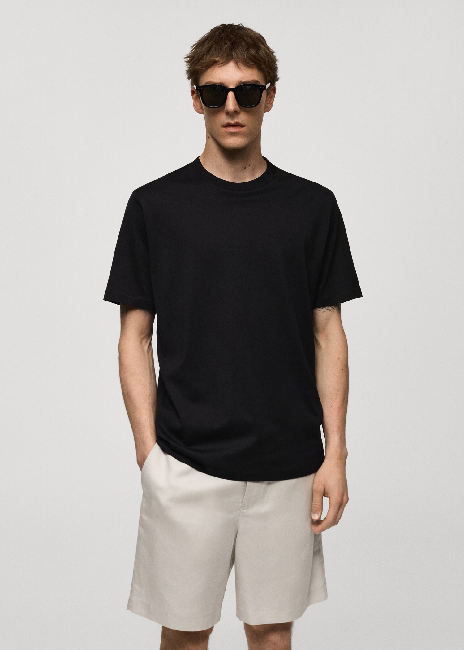 100% cotton slim-fit t-shirt