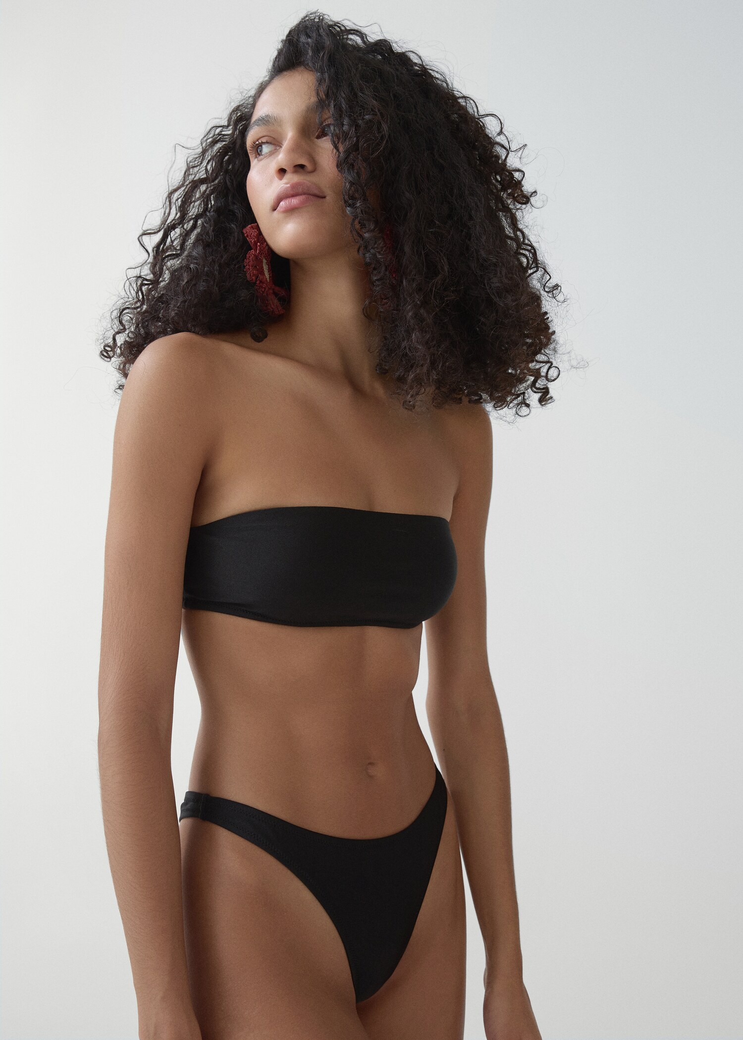 Thong bikini bottoms
