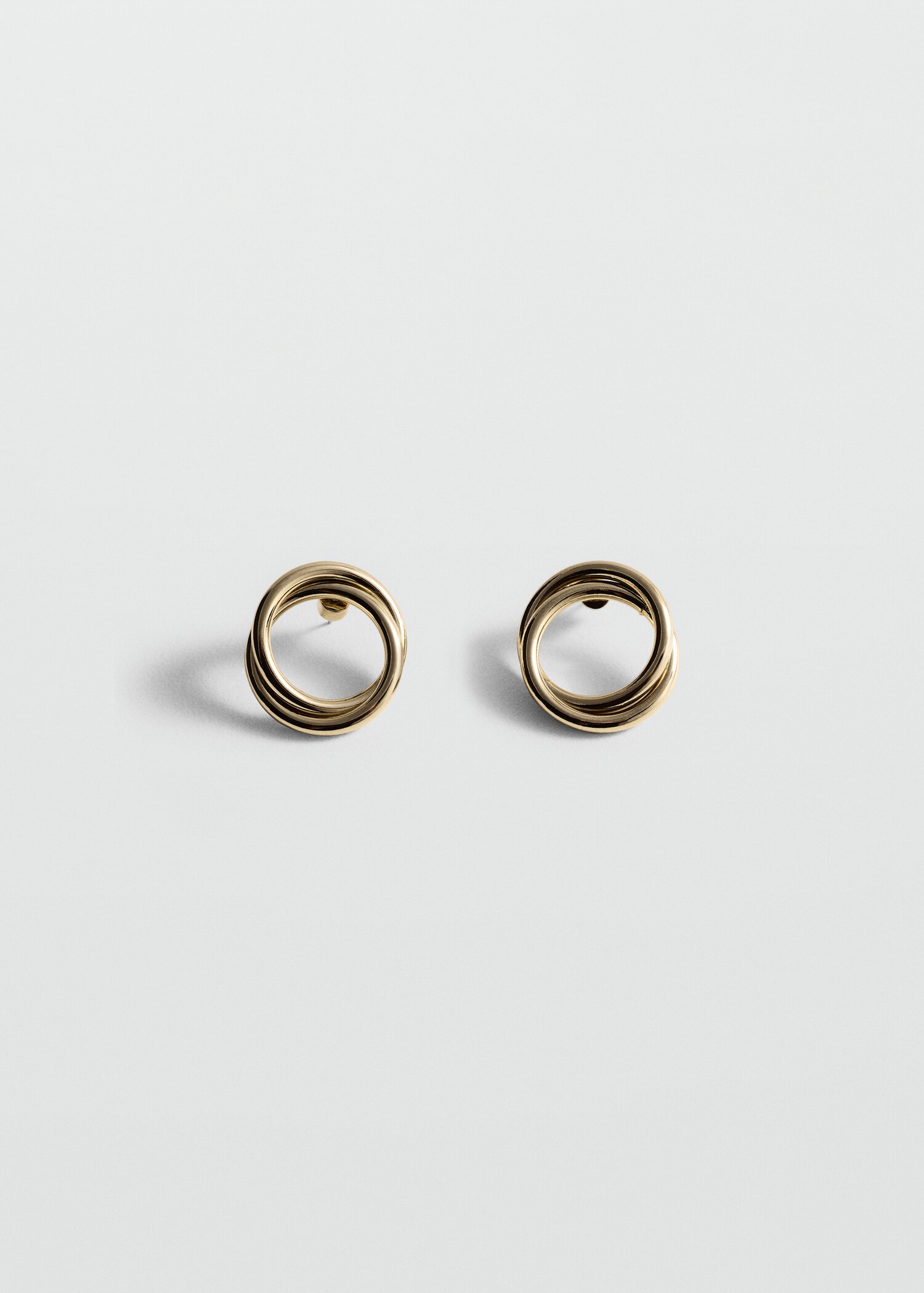 Interlocking circular earrings