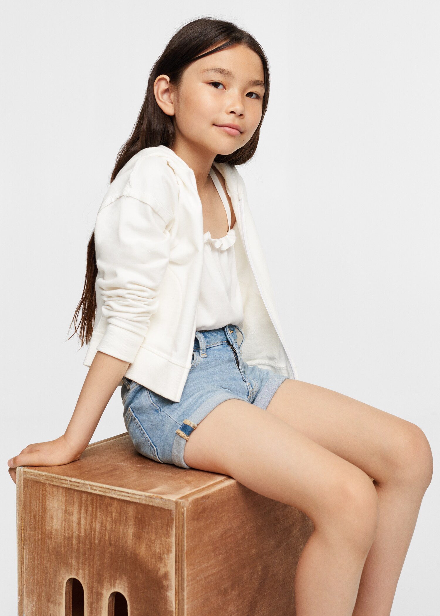 Rolled-up hem denim shorts