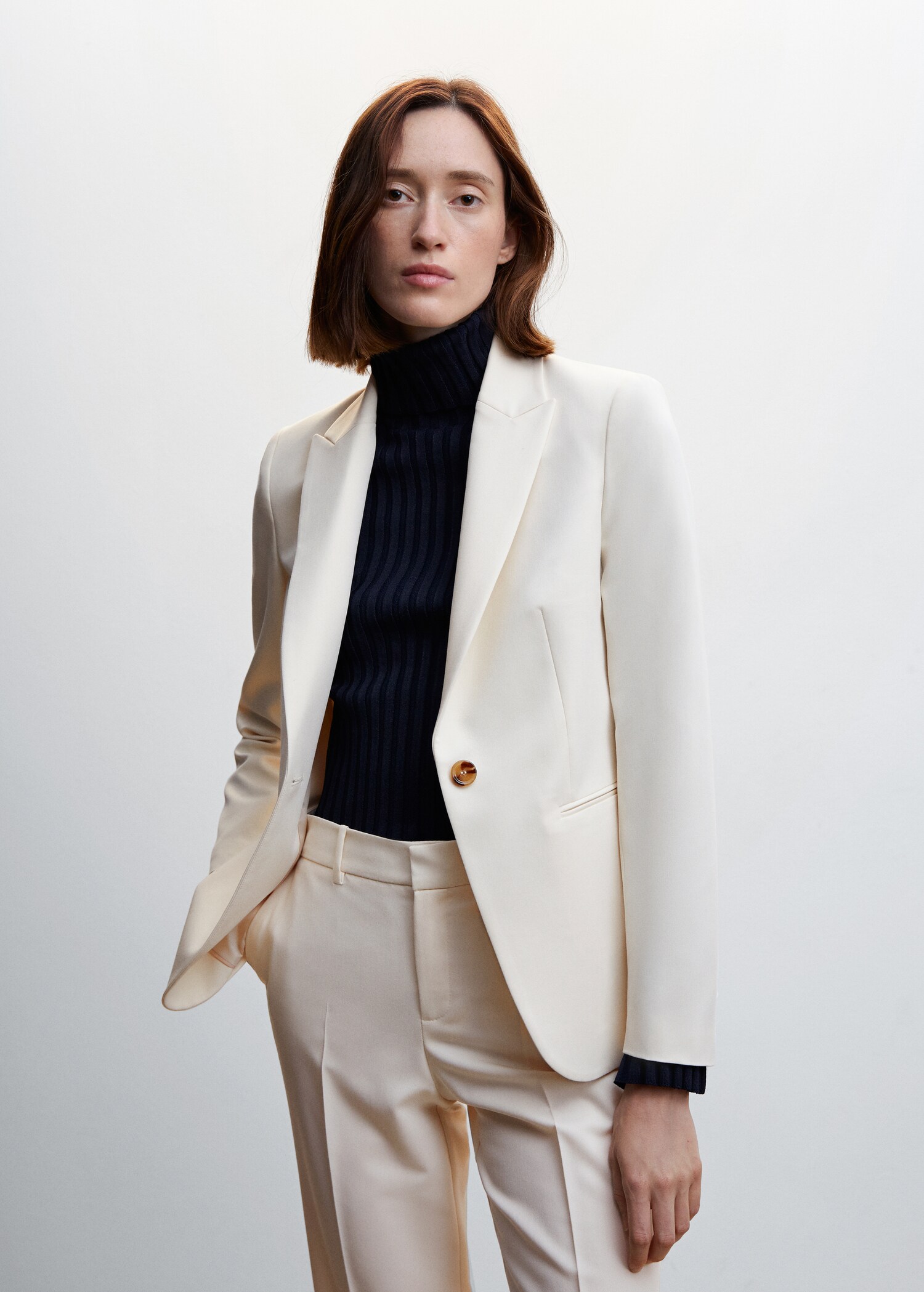 Fitted suit blazer