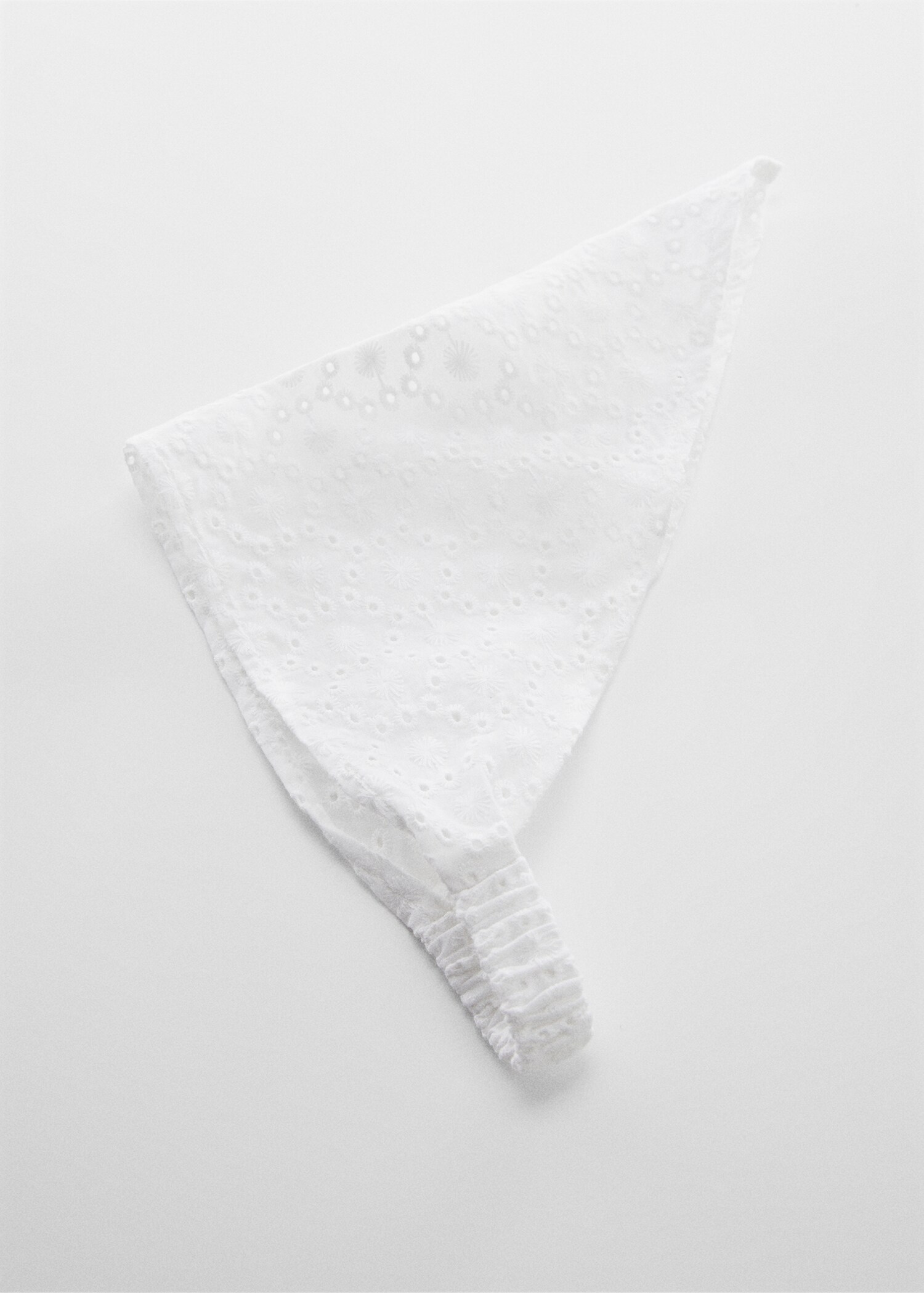 Scarf with embroidered details 