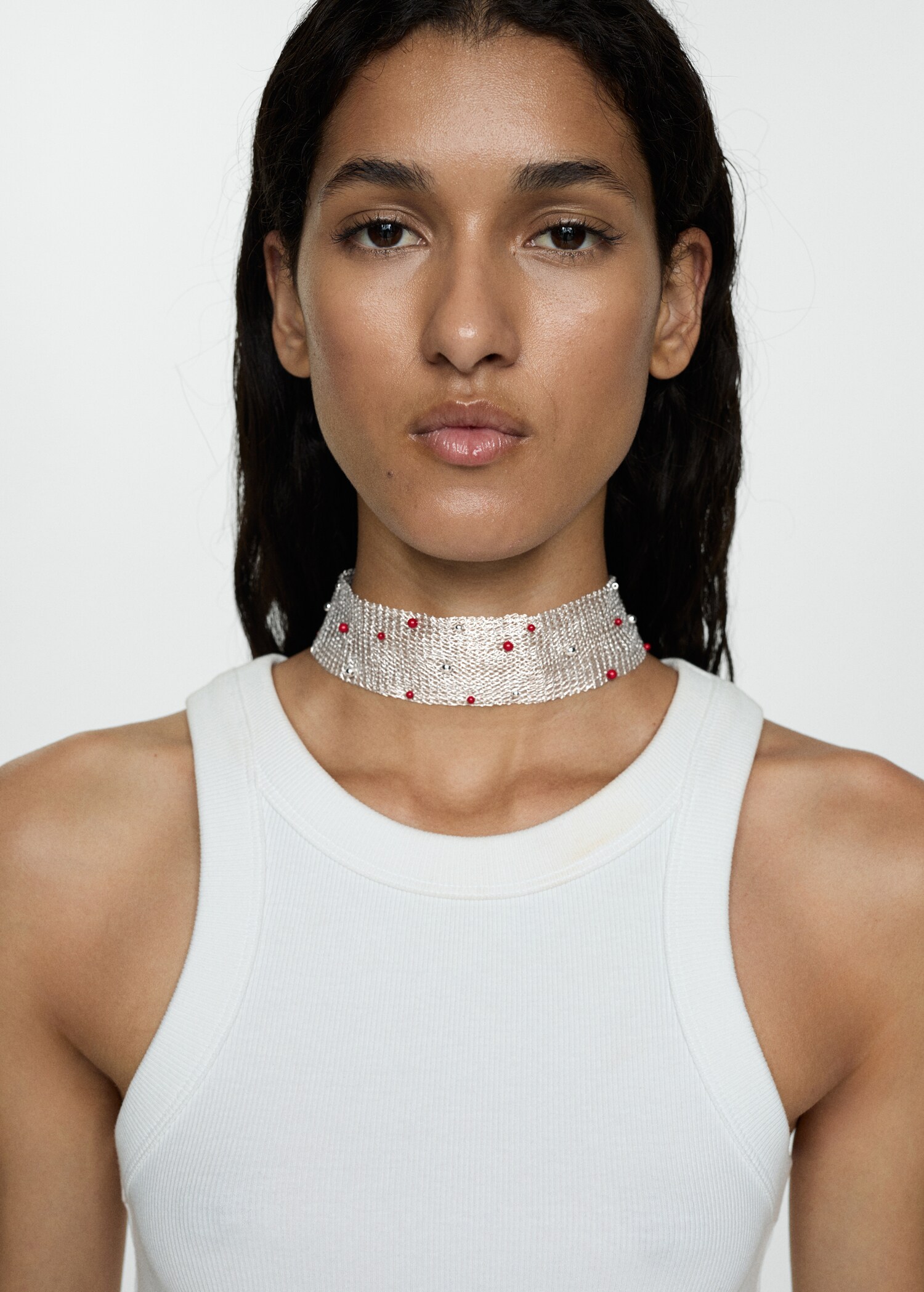 Choker with mesh beads
