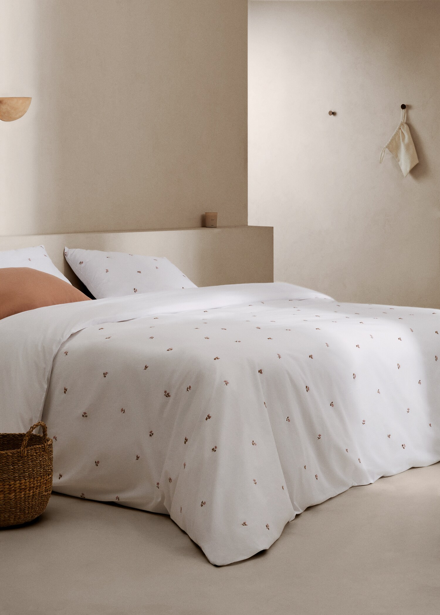 Margaret embroidery duvet cover 59.06x86.61 in bed