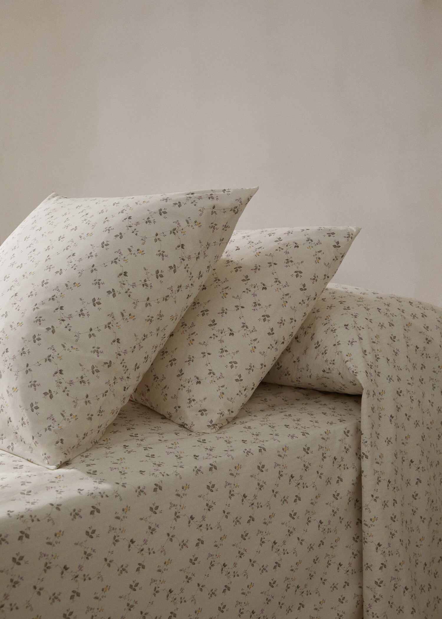 Striped print cushion cover 50x75cm