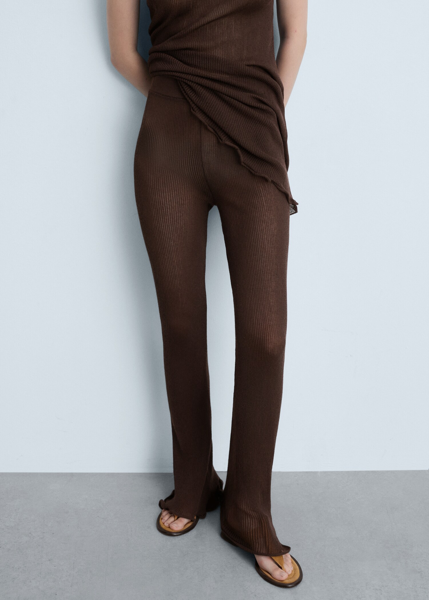 Flared knitted pants