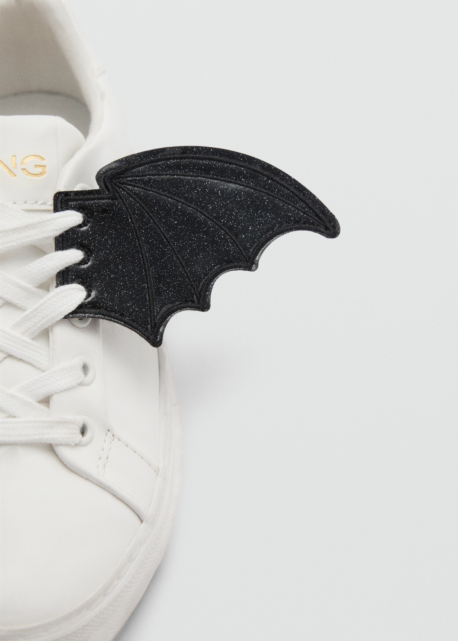 Halloween shoe decoration