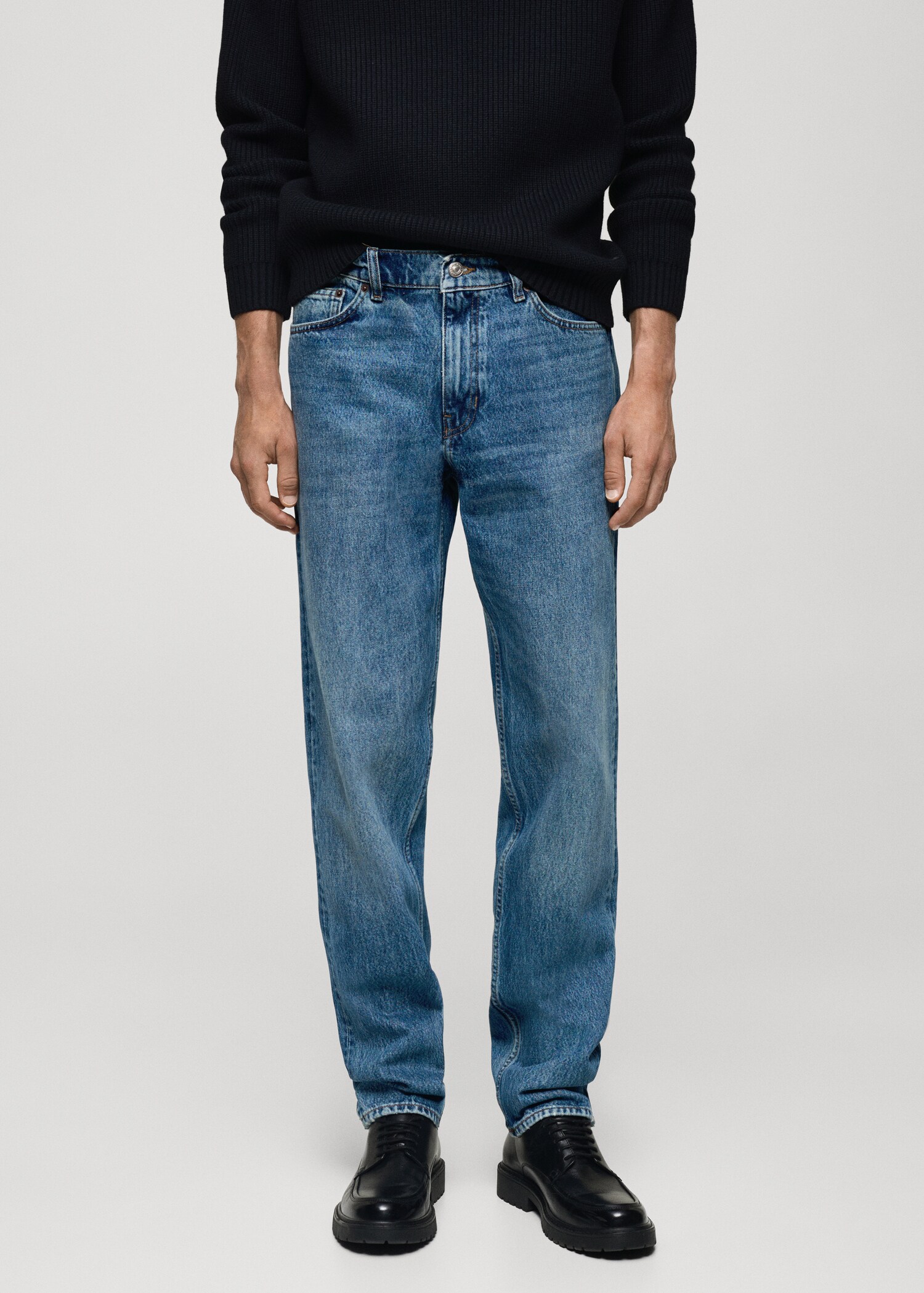 Regular fit medium wash Bob jeans