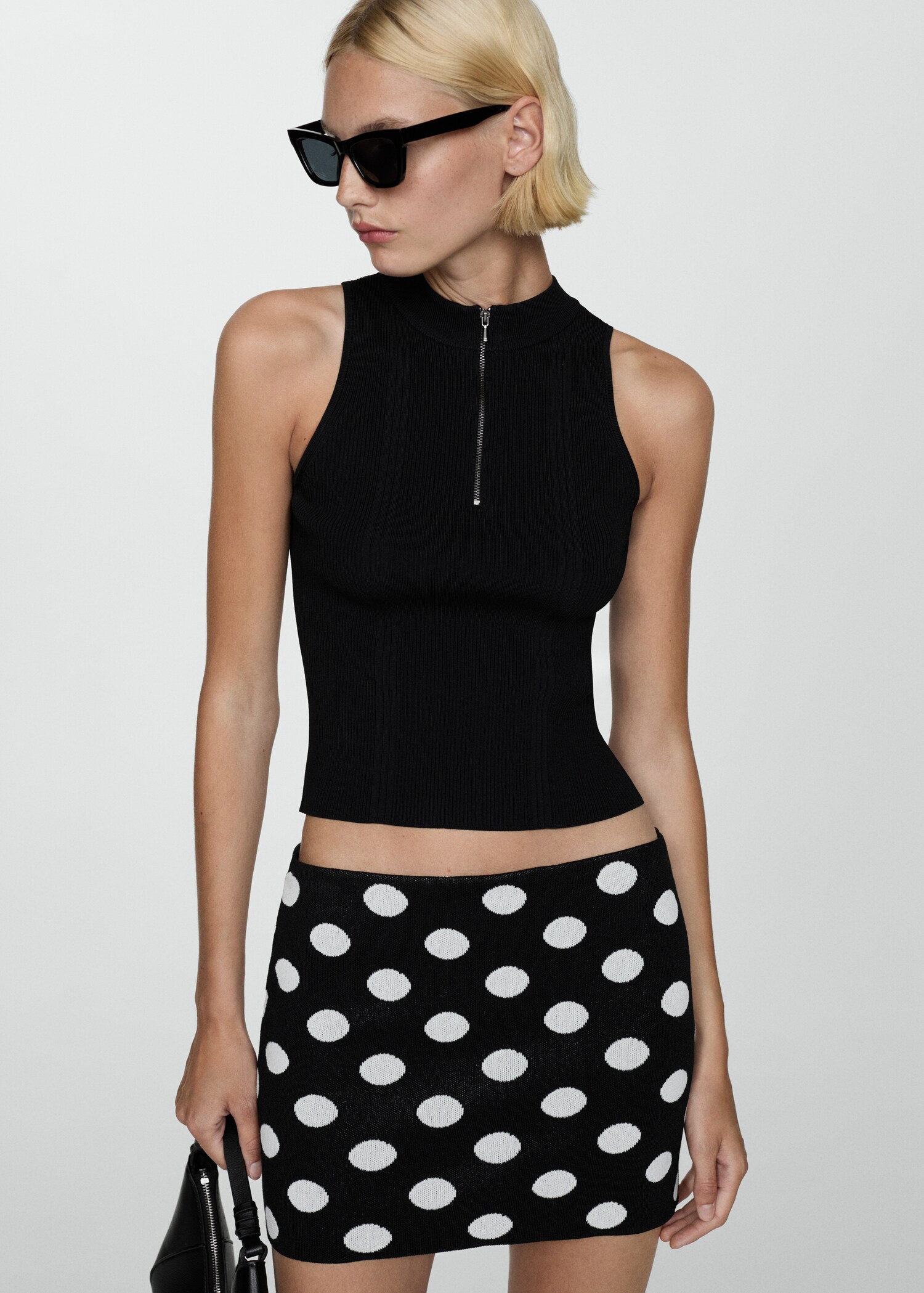 Polka-dot knitted skirt