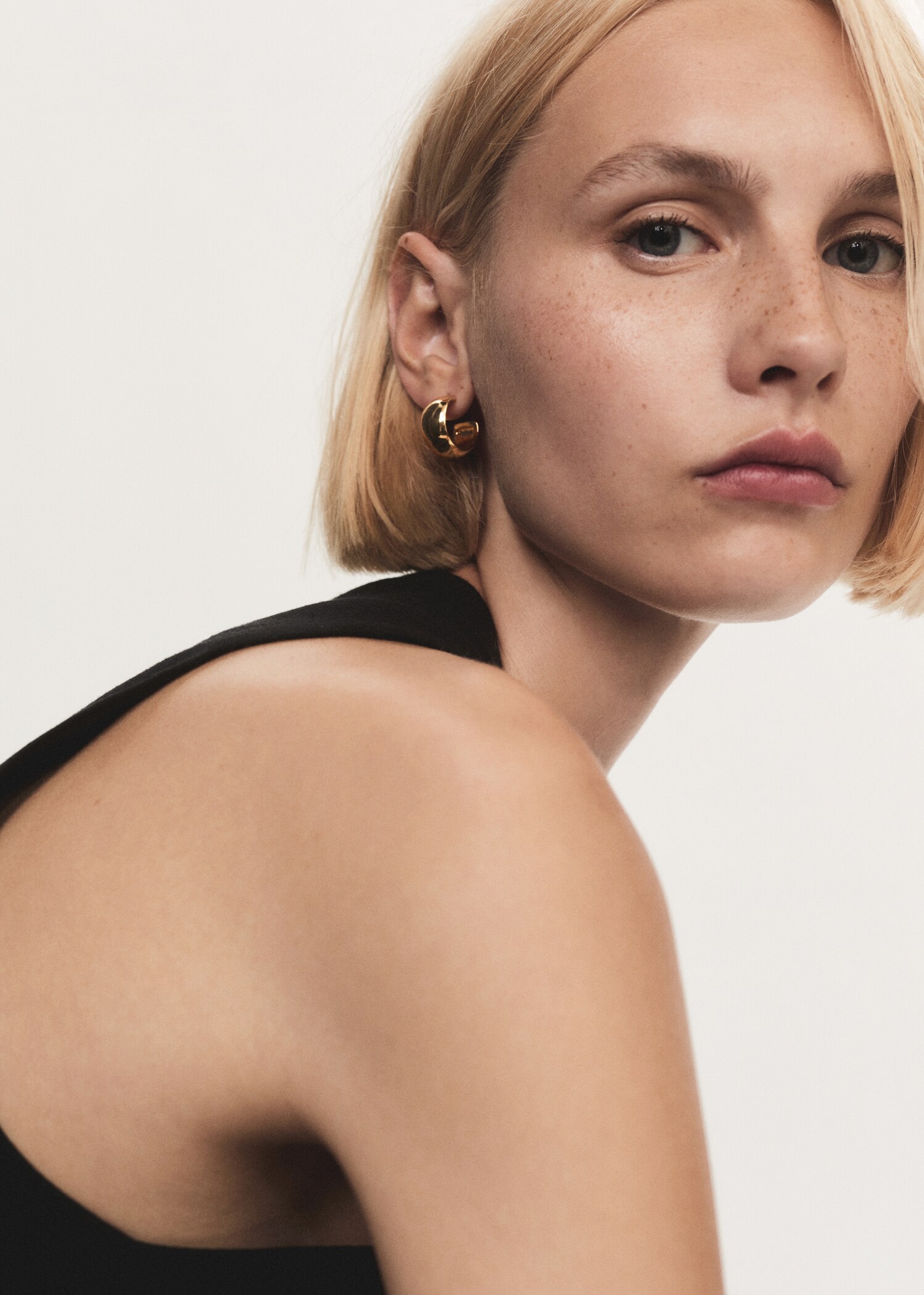 Set of hoop earrings