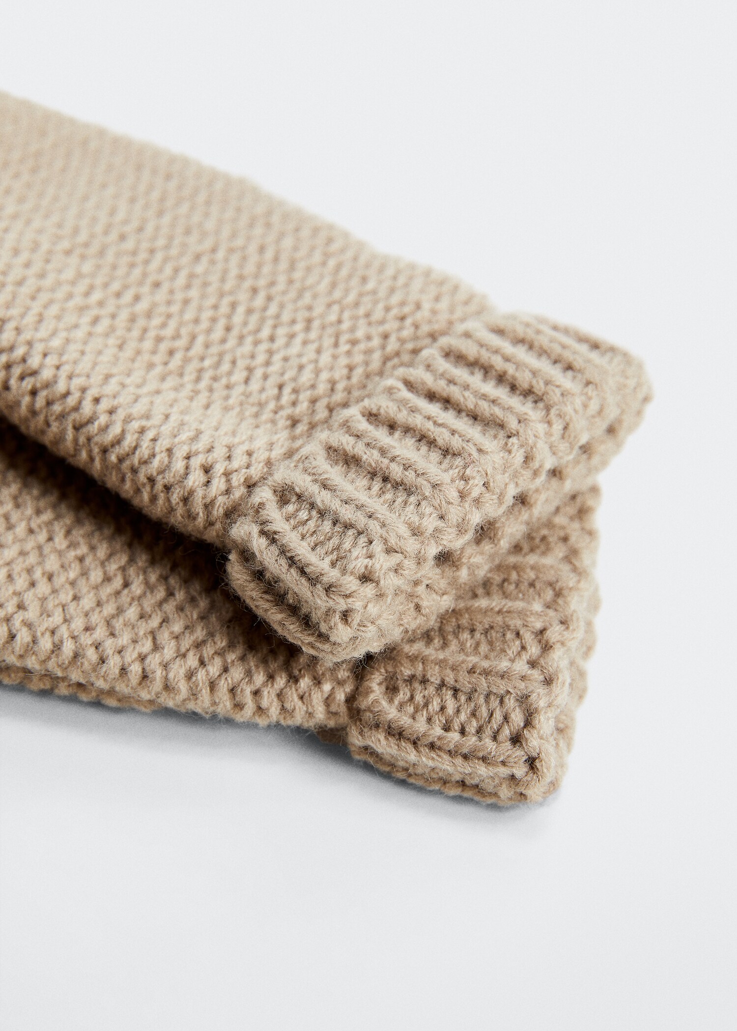 Knit gloves