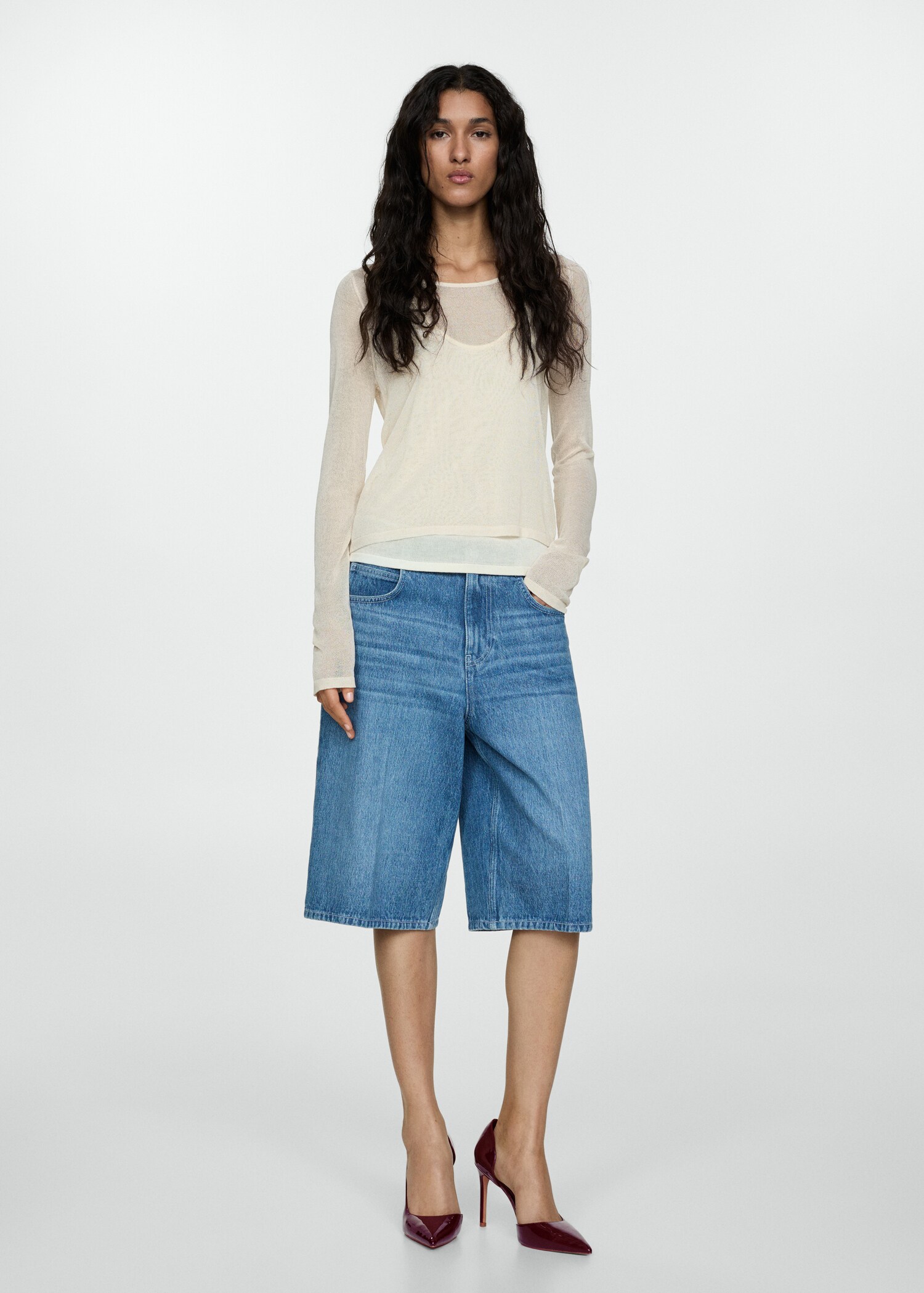 Asymmetrical heeled shoes