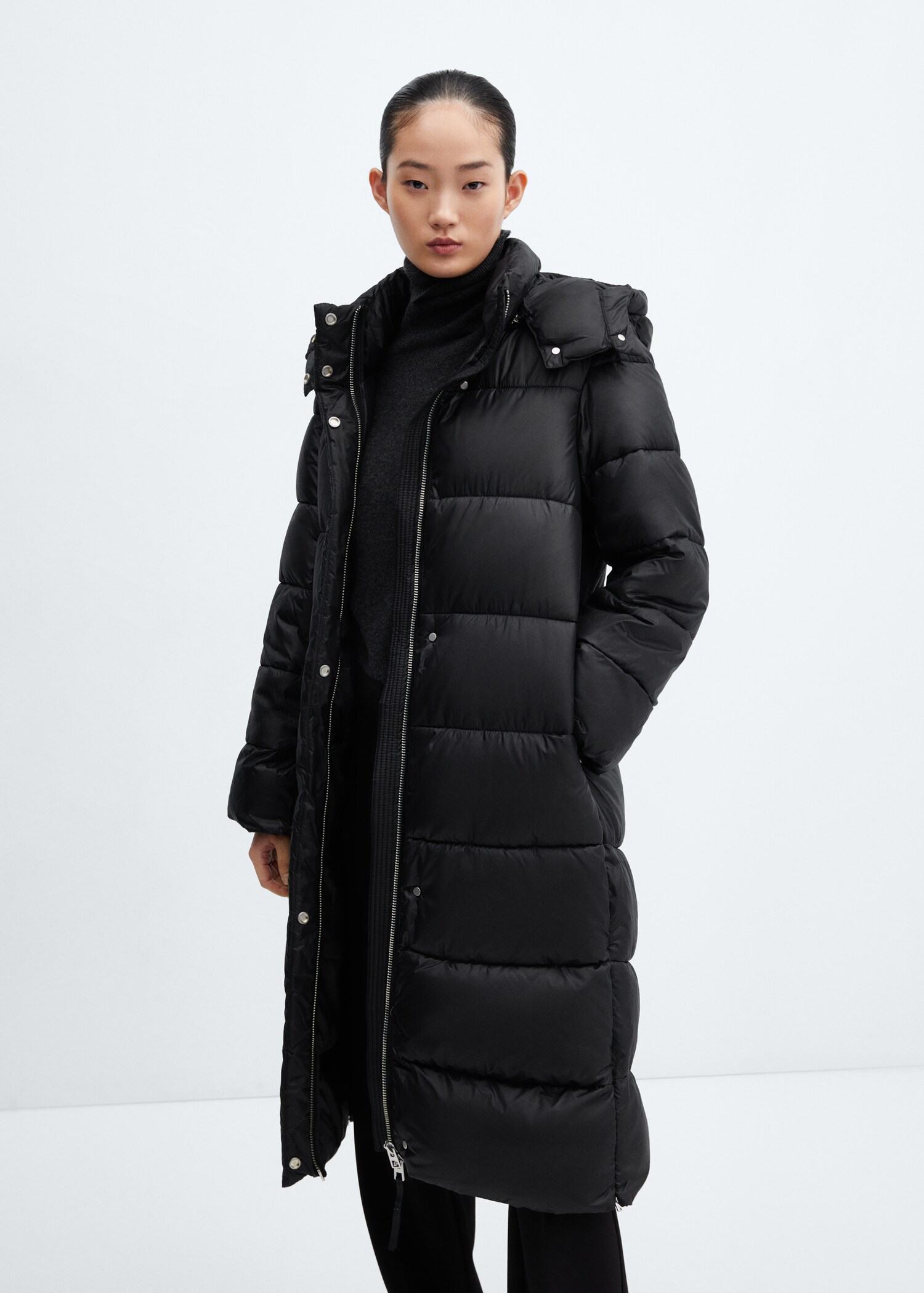 Hooded water-repellent quilted jacket