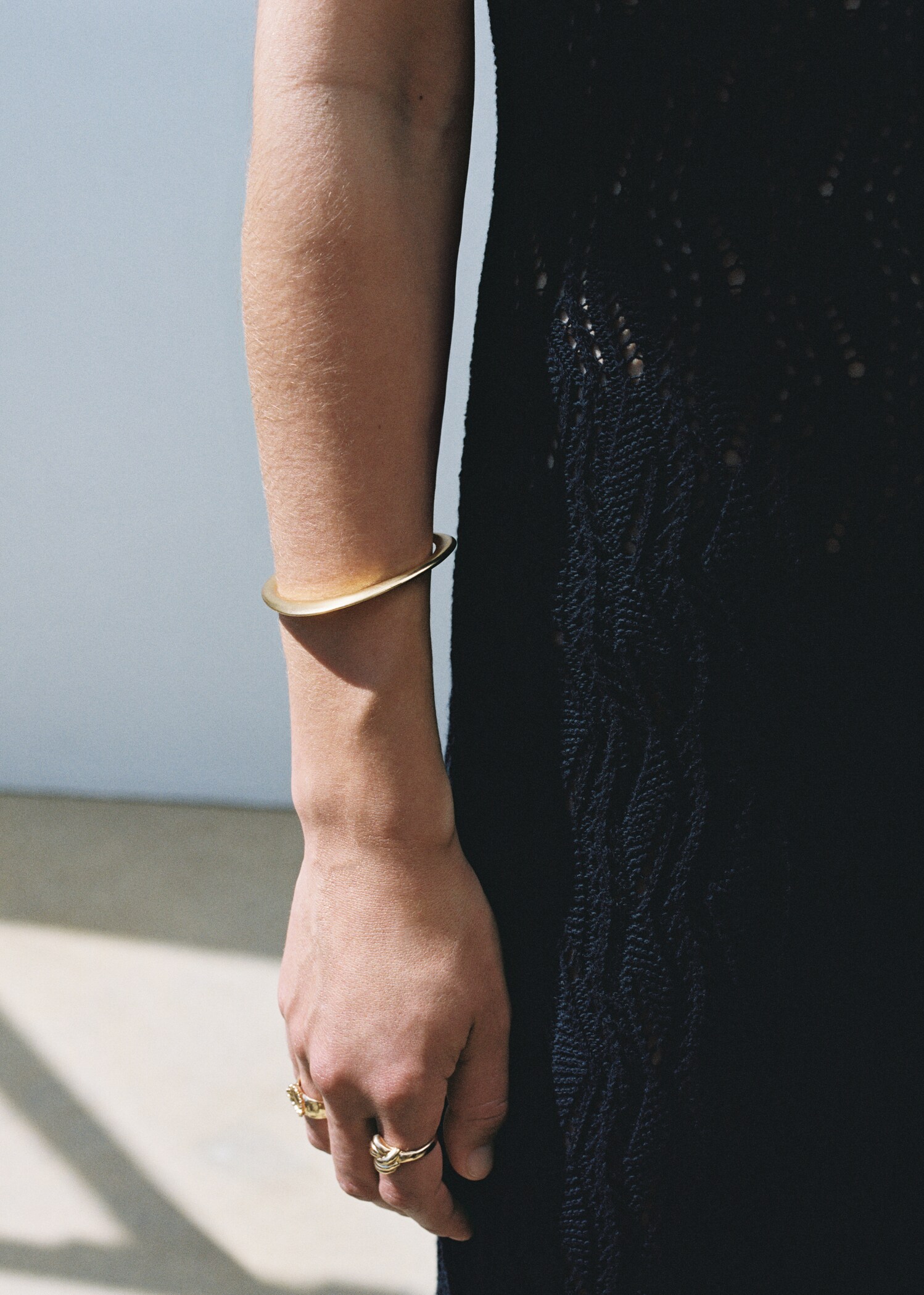 Rigid bracelet
