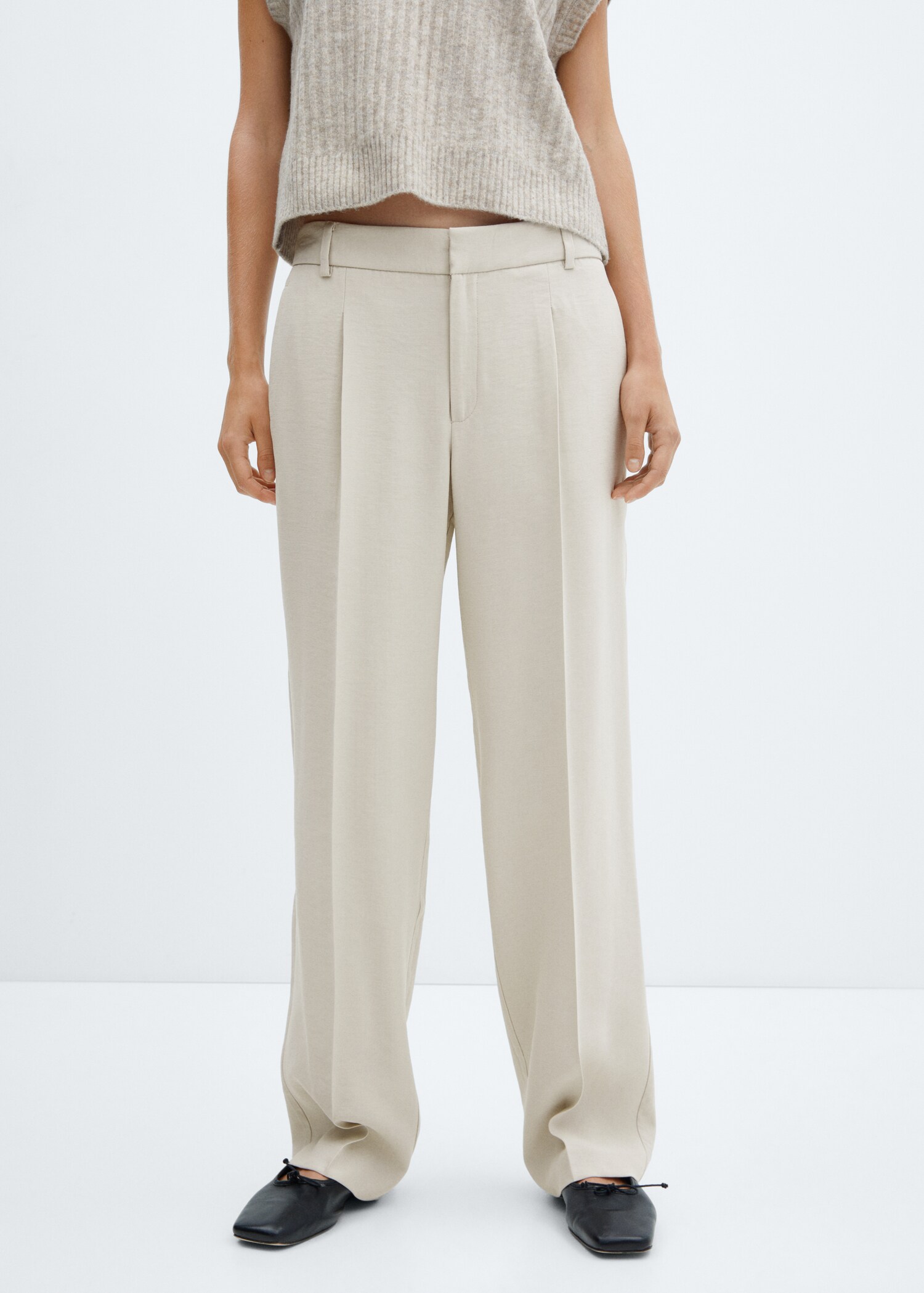 Straight-fit pleated pants