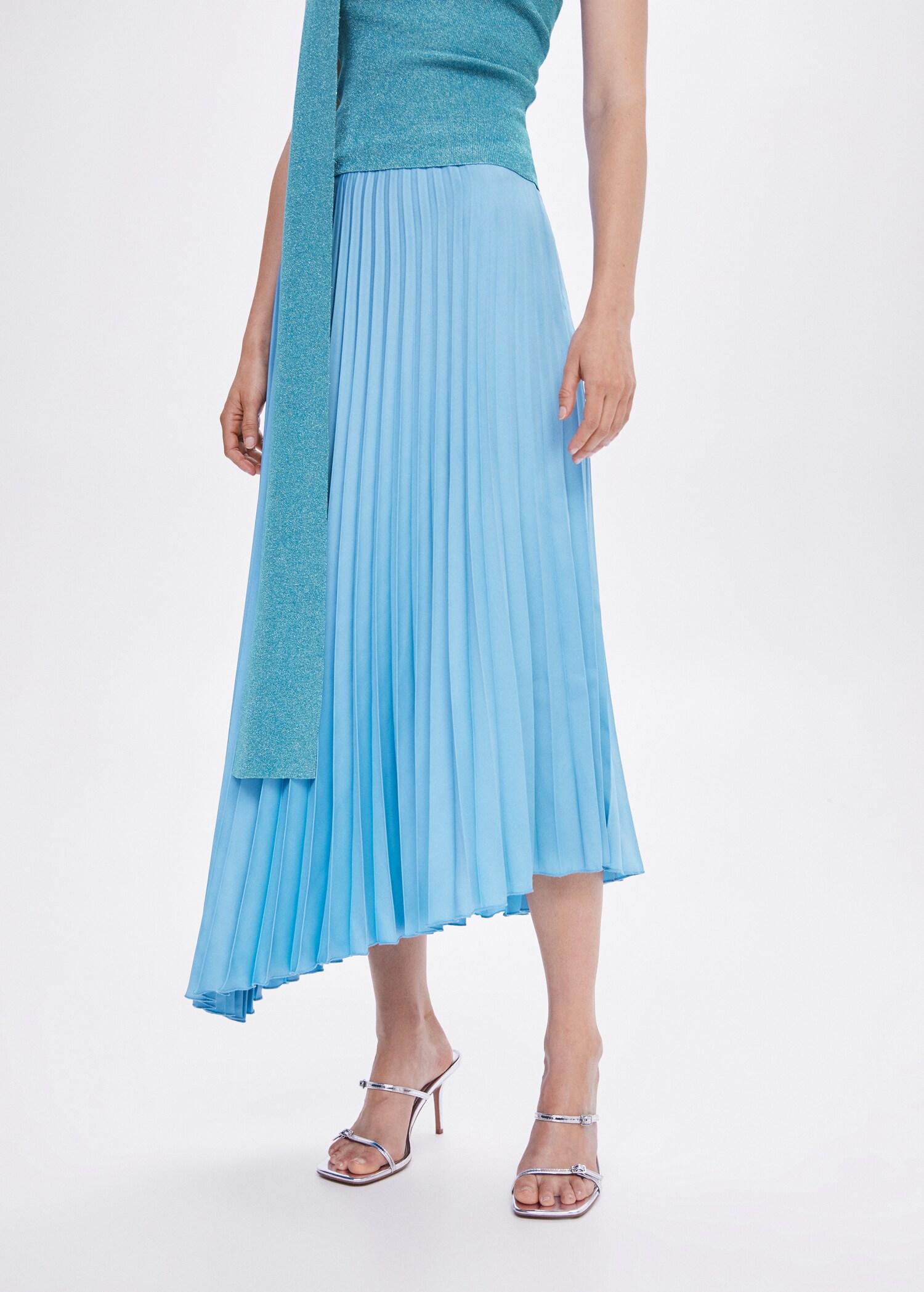 Pleated asymmetric skirtÂ 