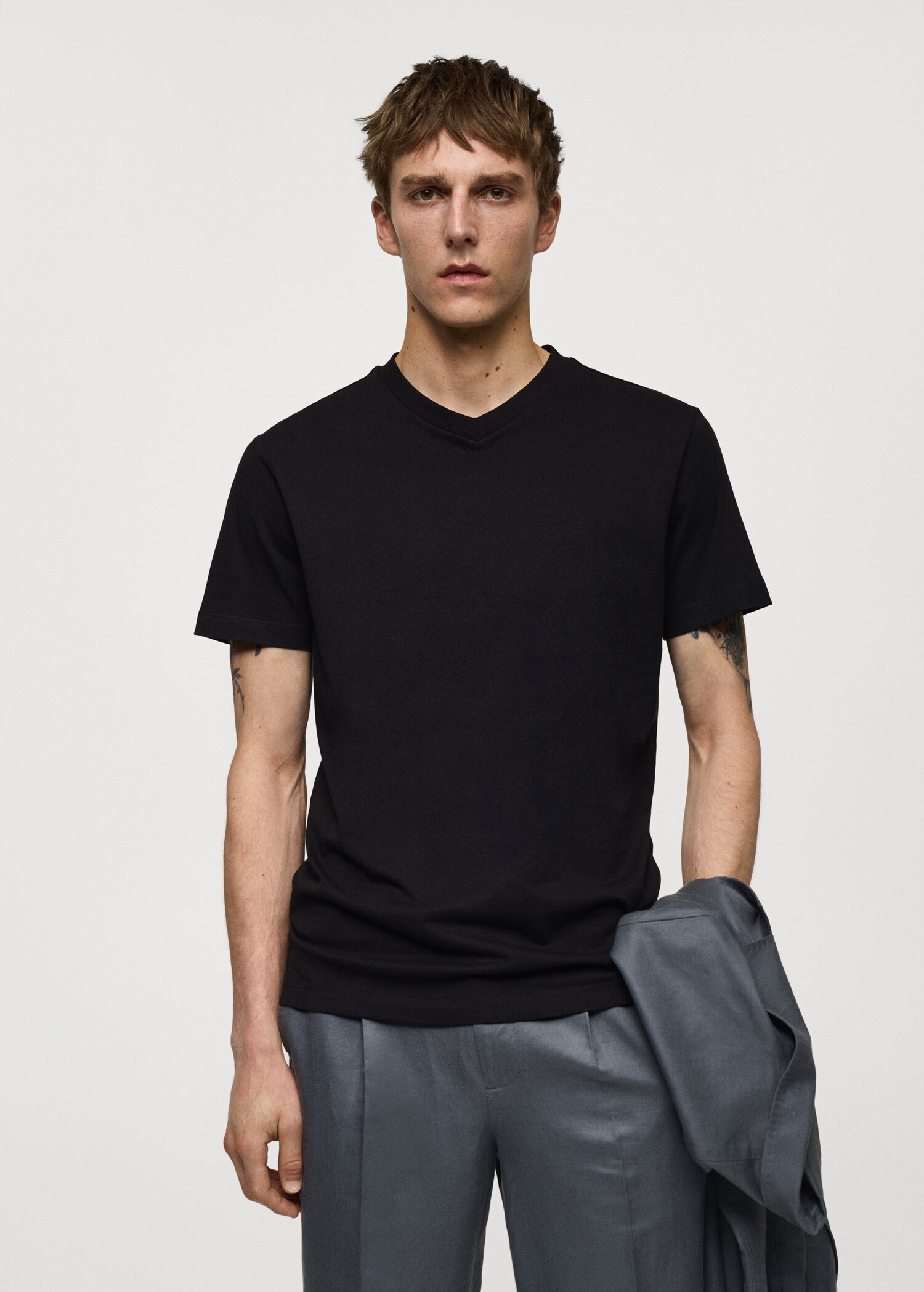 Slim-fit cotton V-neck t-shirt