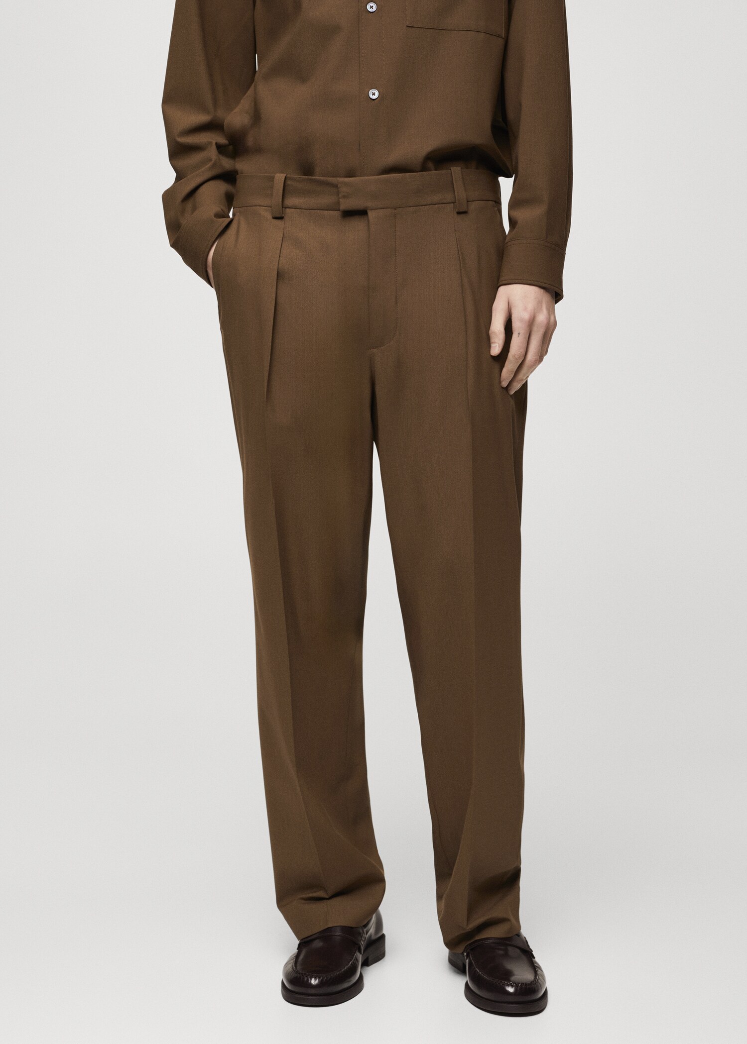 Relaxed-fit suit pants with pleats