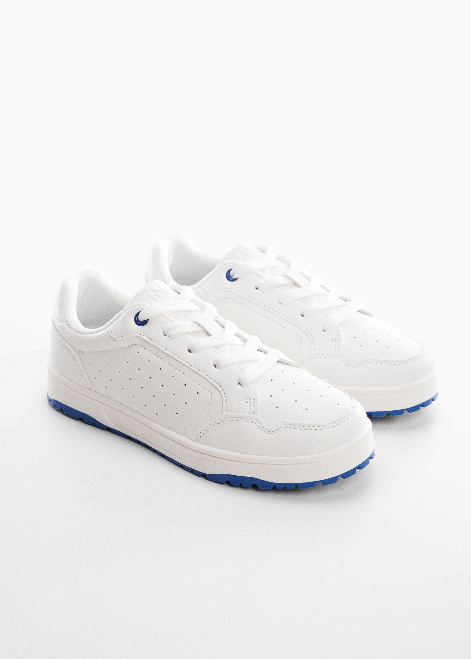 Laces basic sneakers