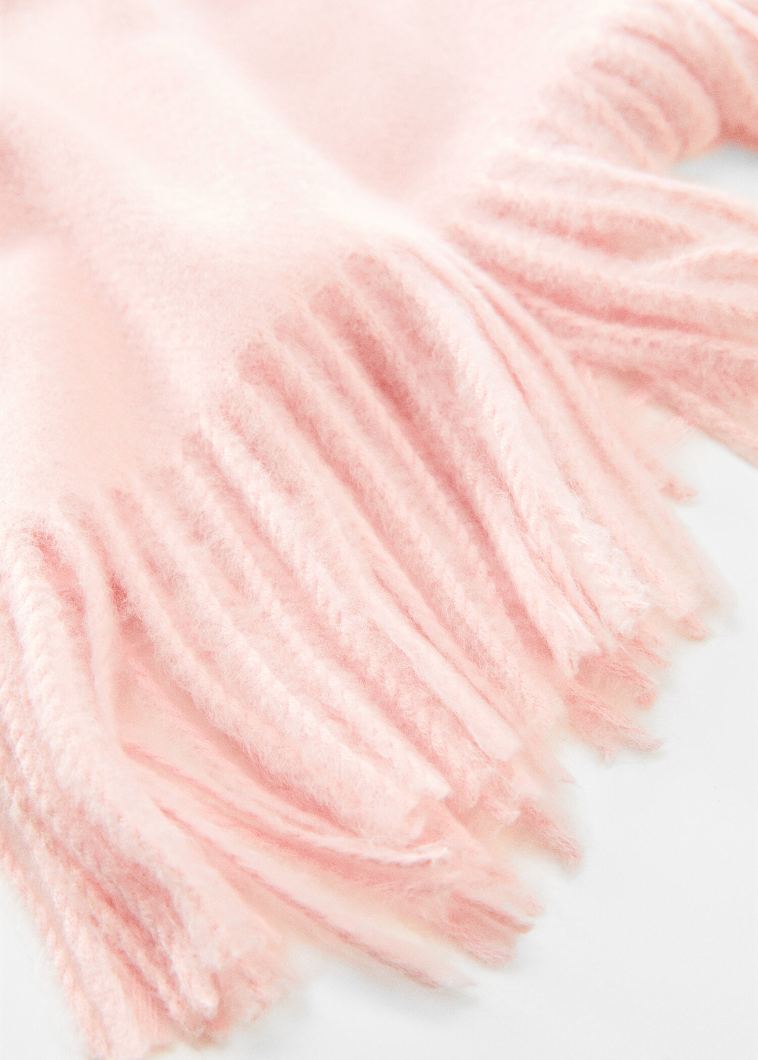 Fringed edge scarf