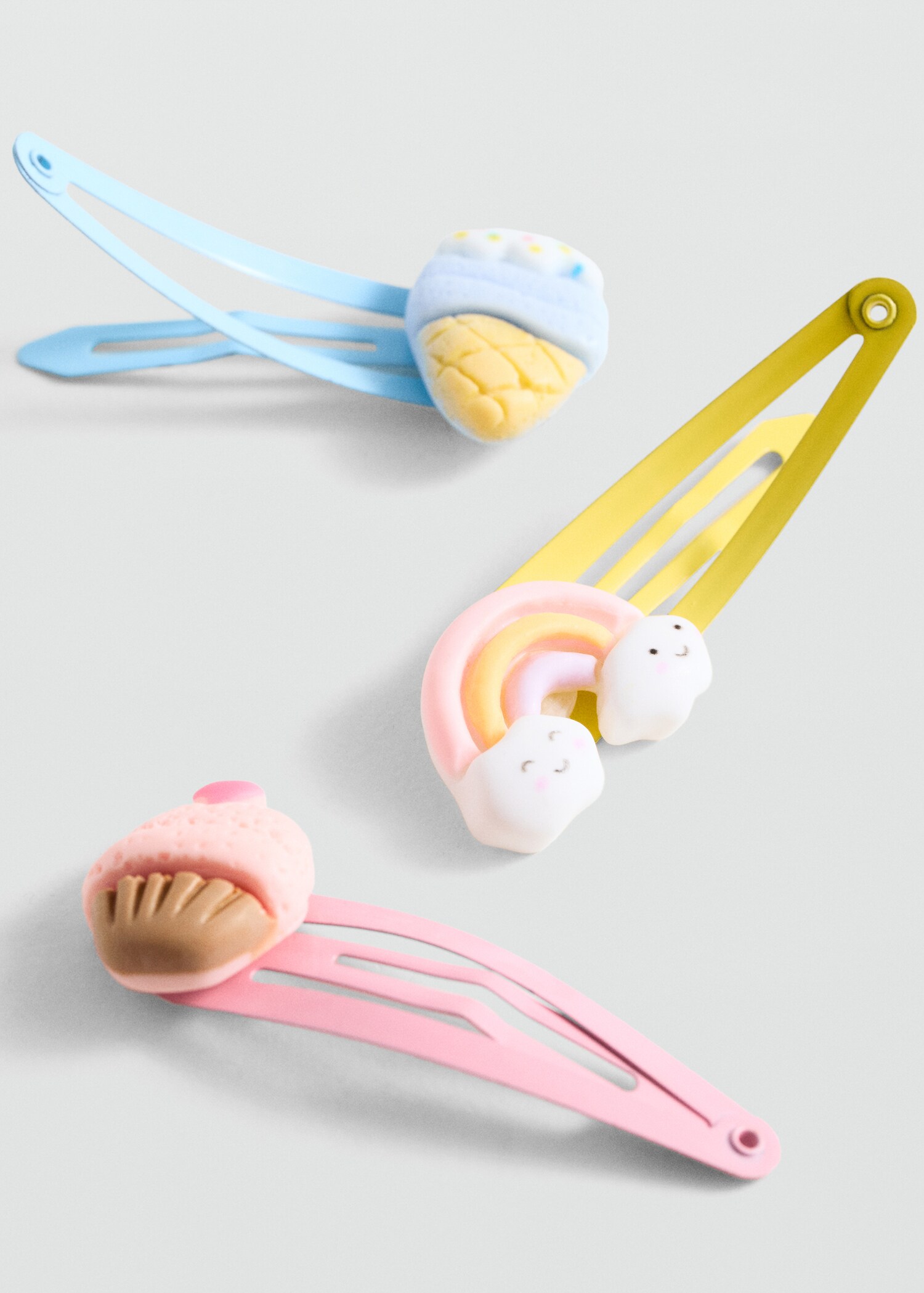 Pack of rubber bands and clips