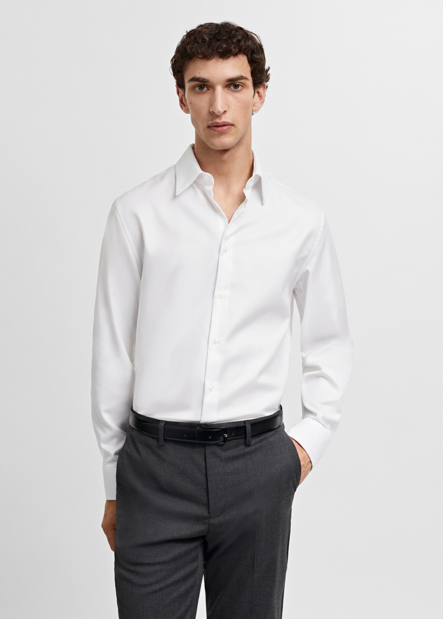 Regular-fit structured suit shirt
