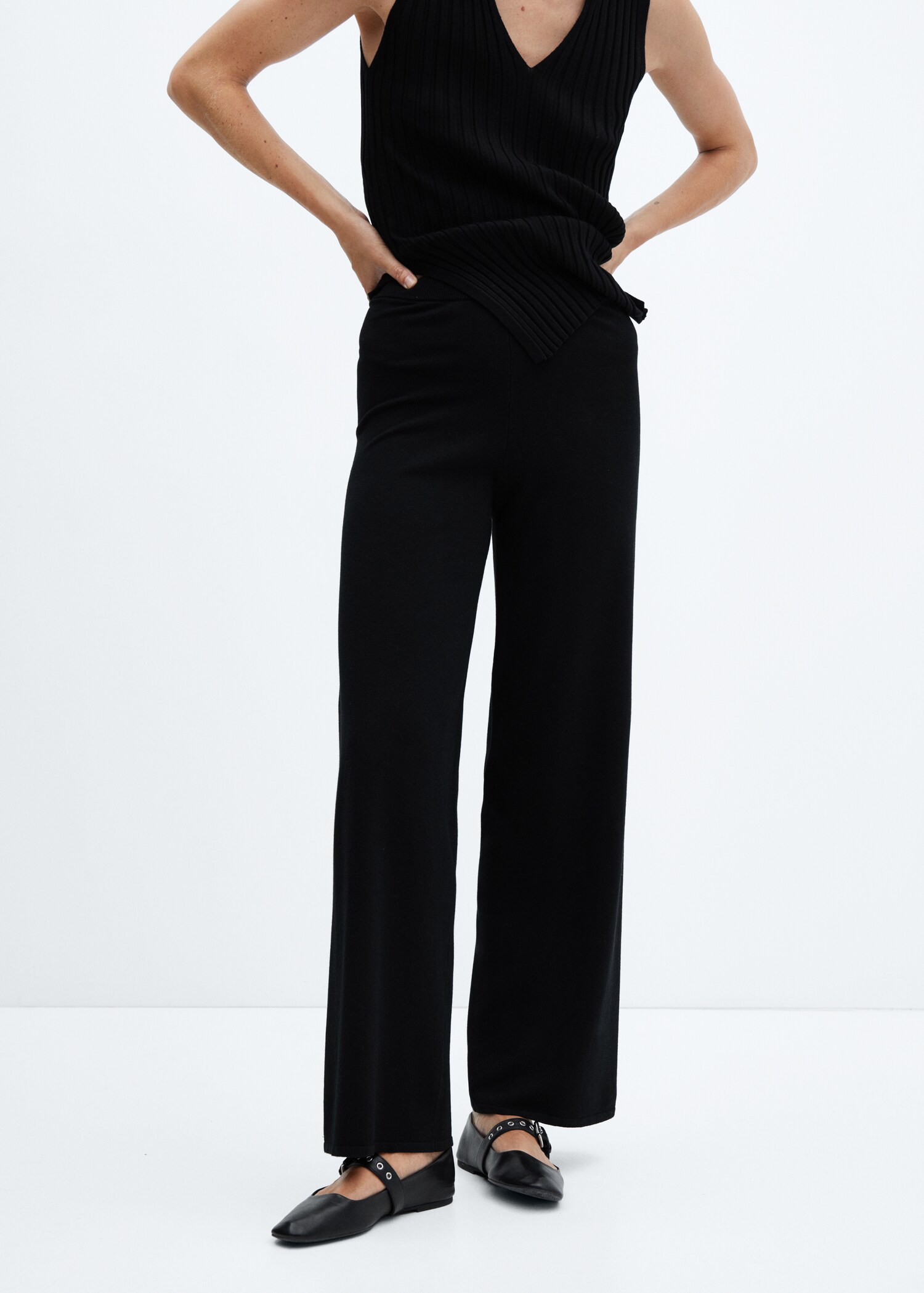 Straight knitted pants
