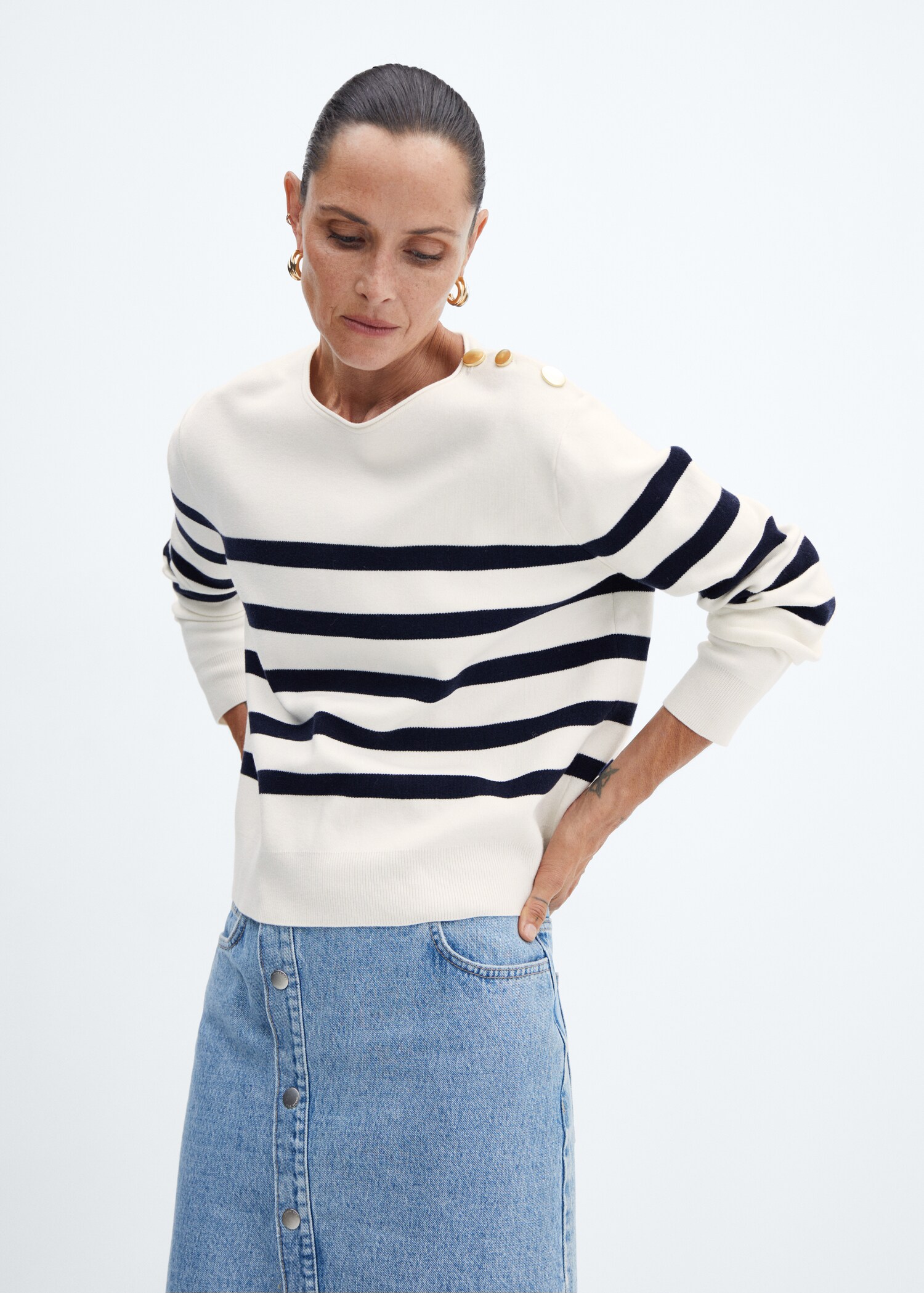 Sweater with shoulder buttons