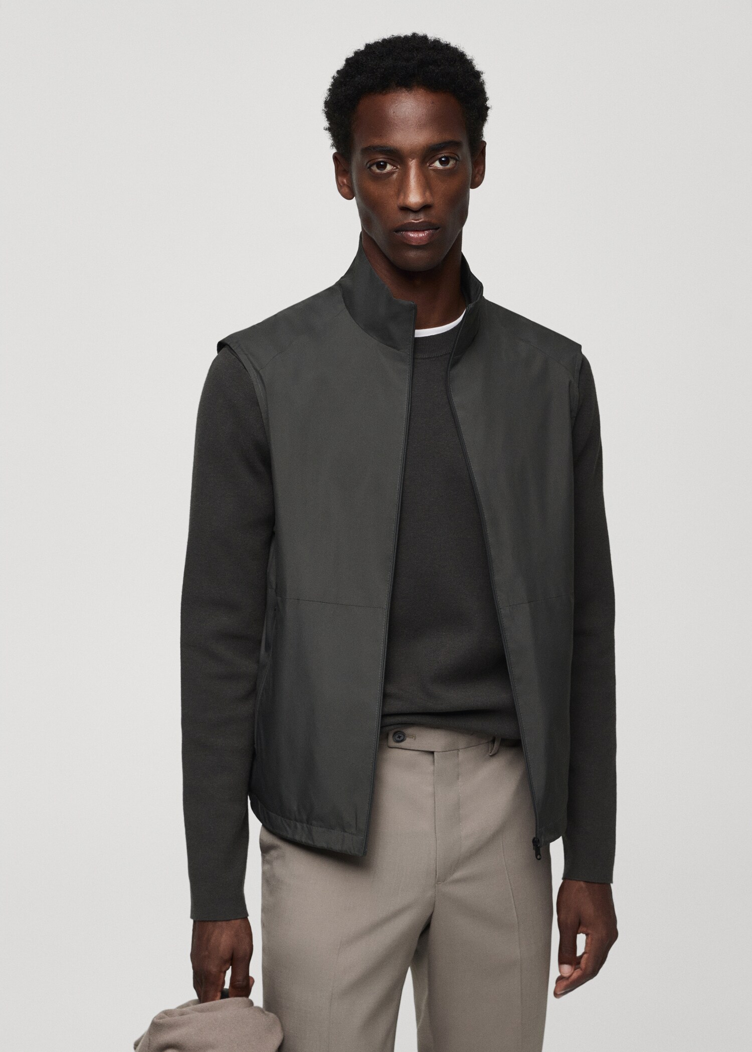 Straight water-repellent gilet