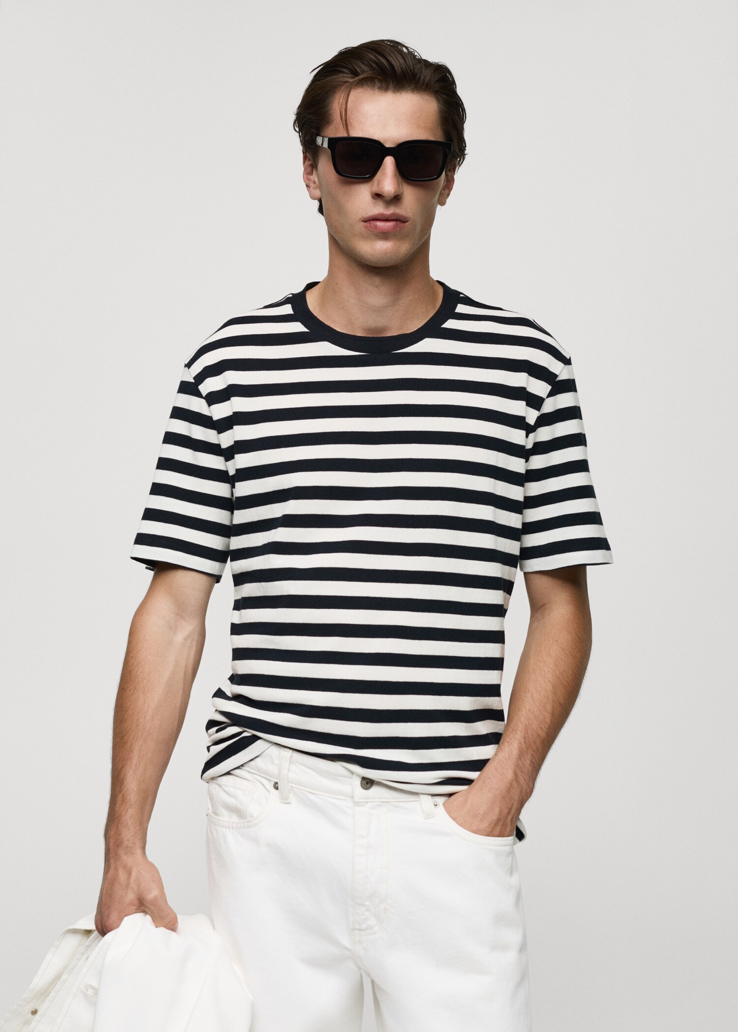100% cotton regular-fit striped t-shirt