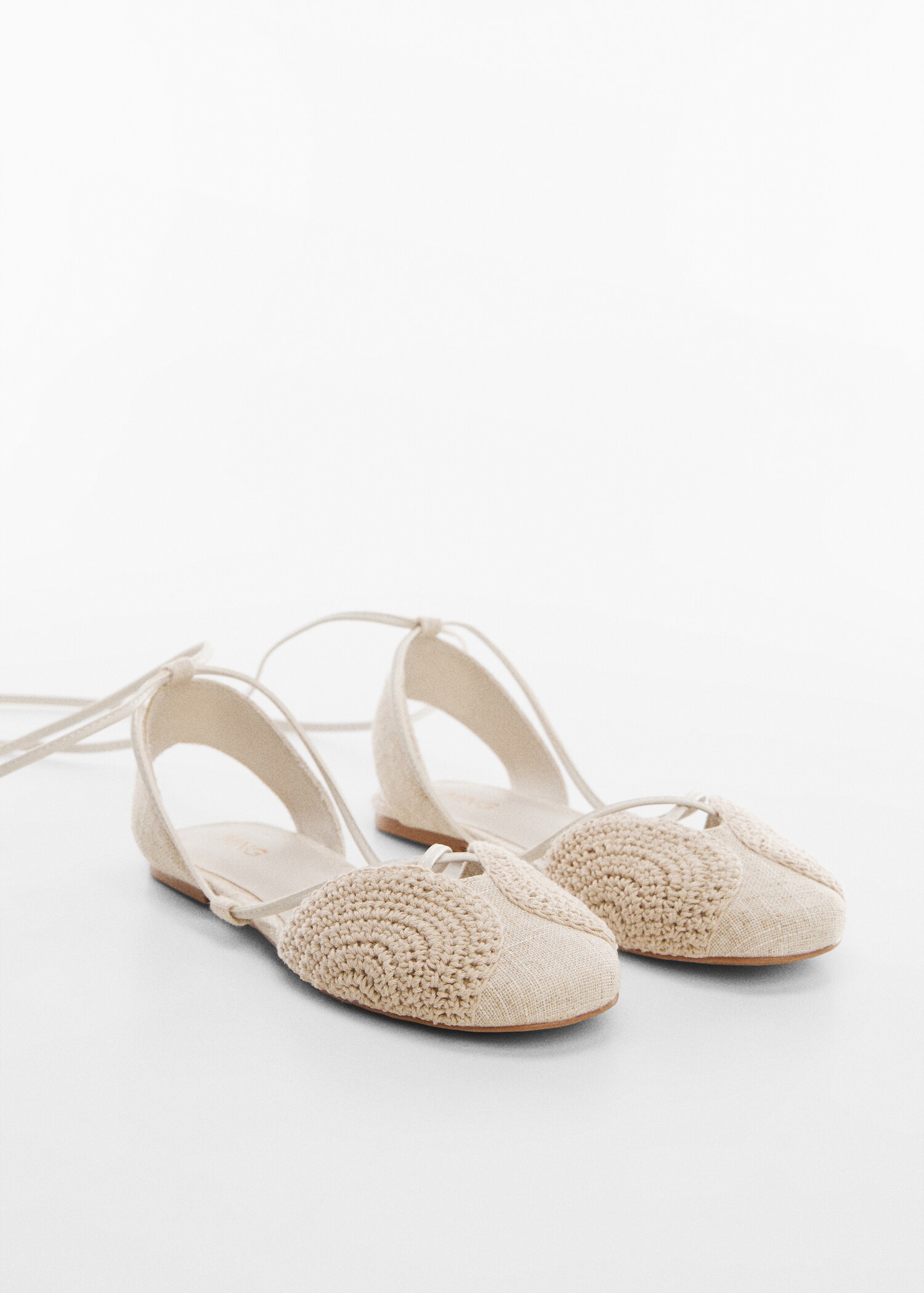 Flat strips shoes