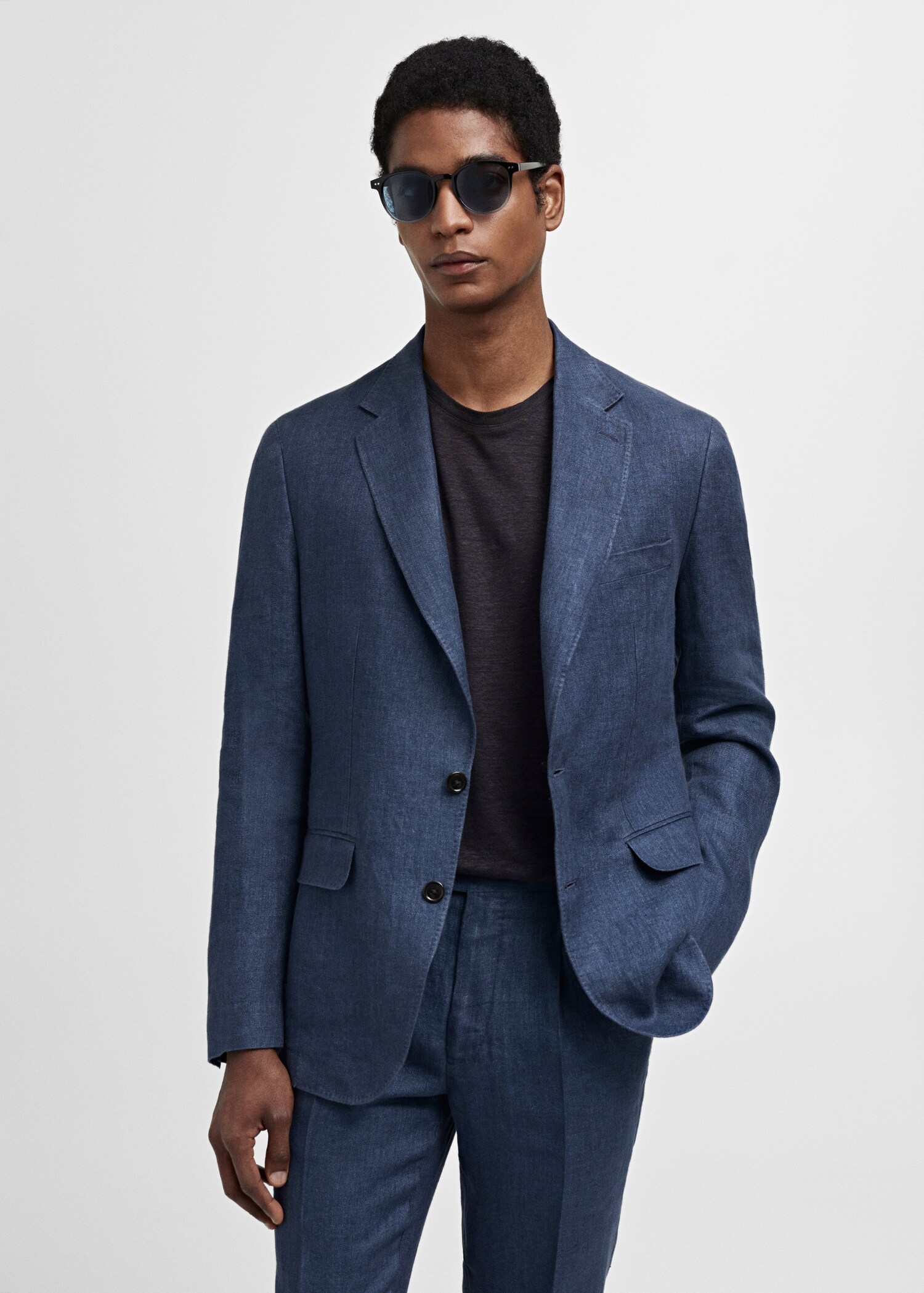 Slim-fit suit jacket in 100% herringbone linen