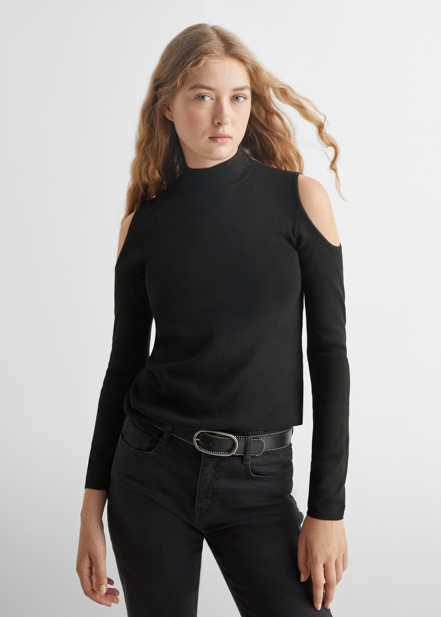 Off shoulders sweater
