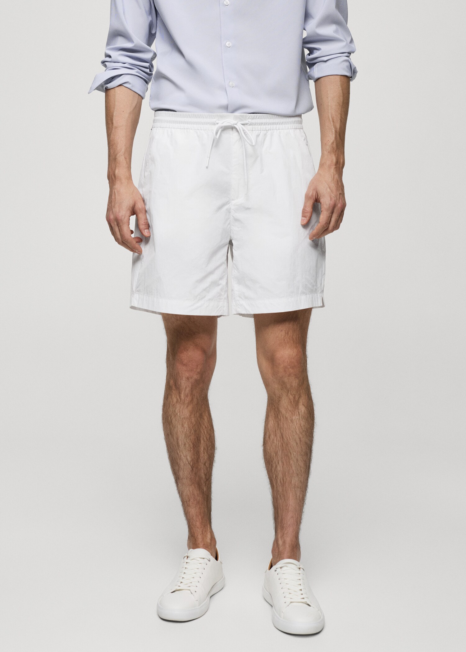 Water-repellent bermuda shorts with drawstring