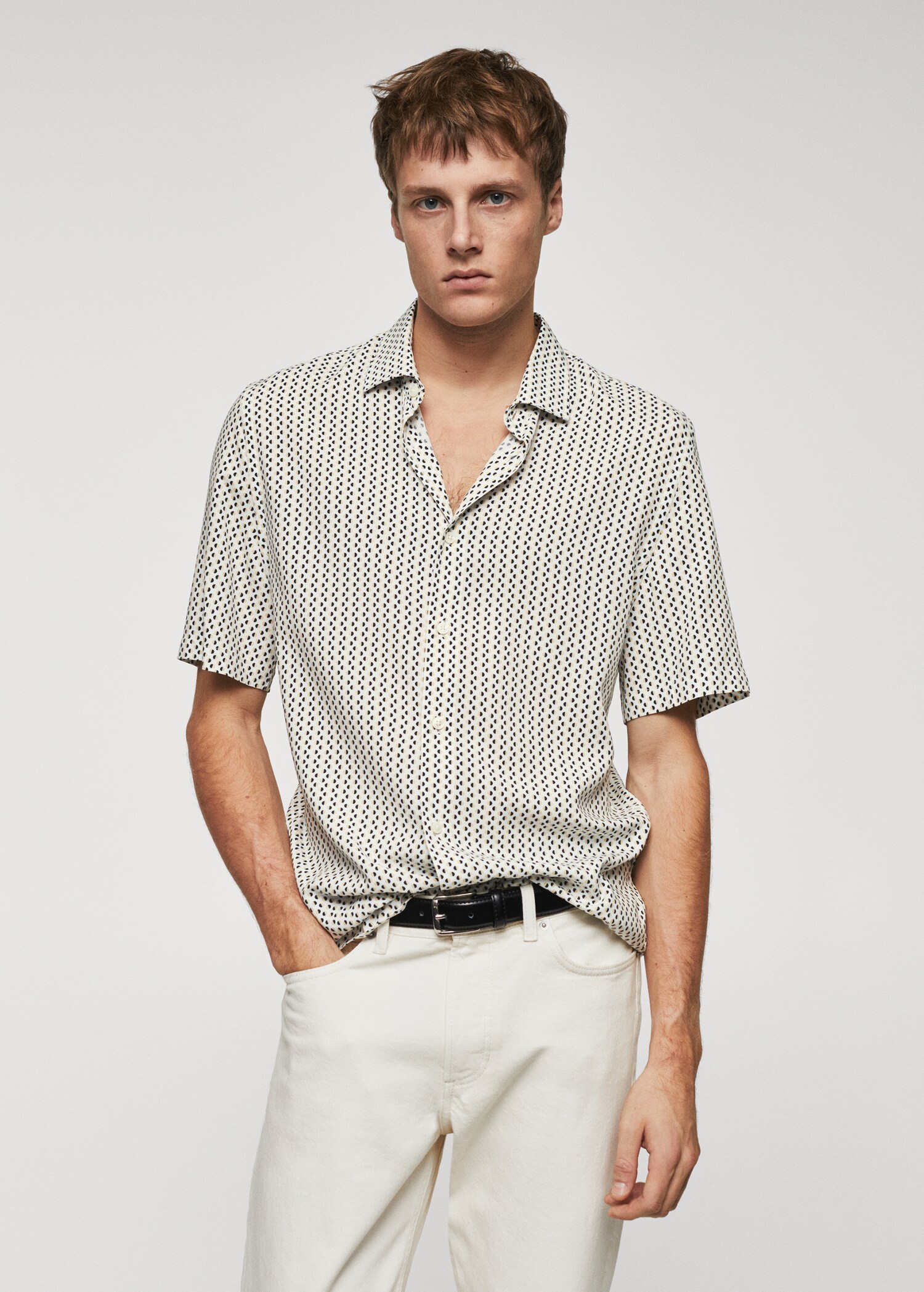 Short-sleeve polka-dot shirt