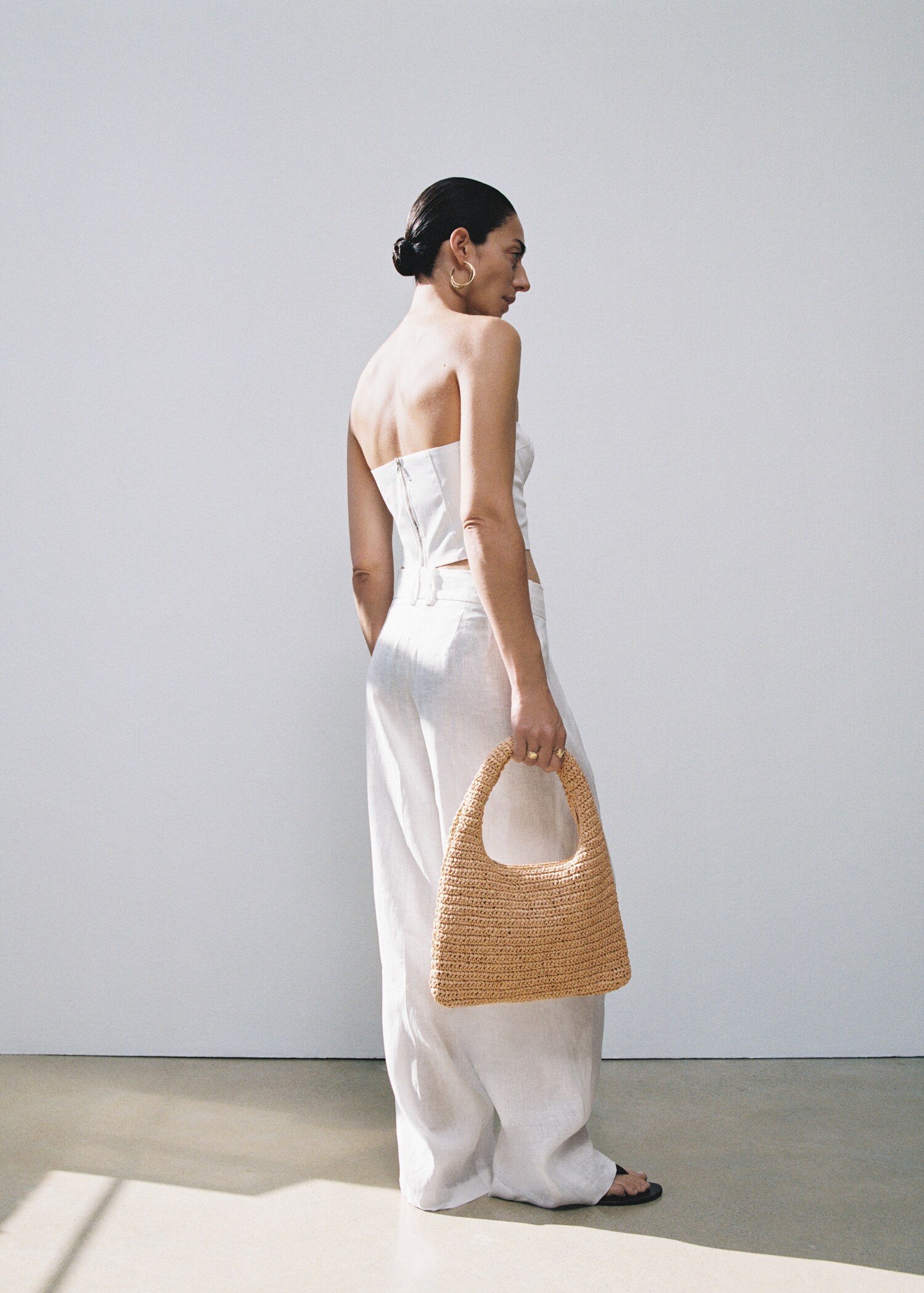 Natural fibre shoulder bag
