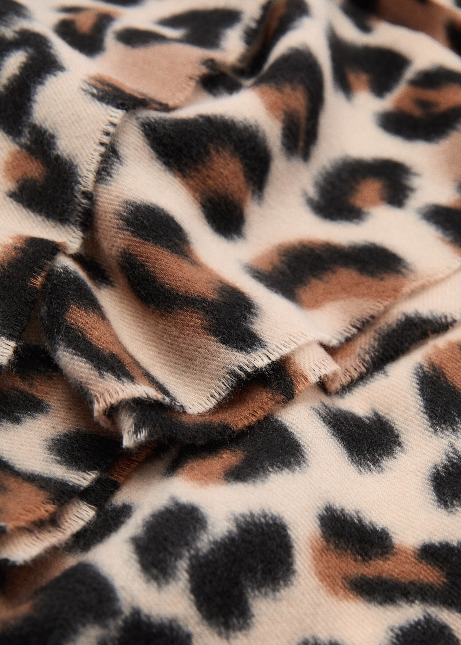Leopard-print scarf