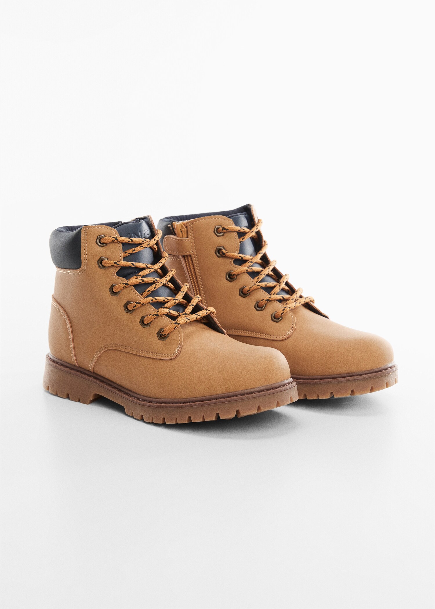 Mountain boot laces