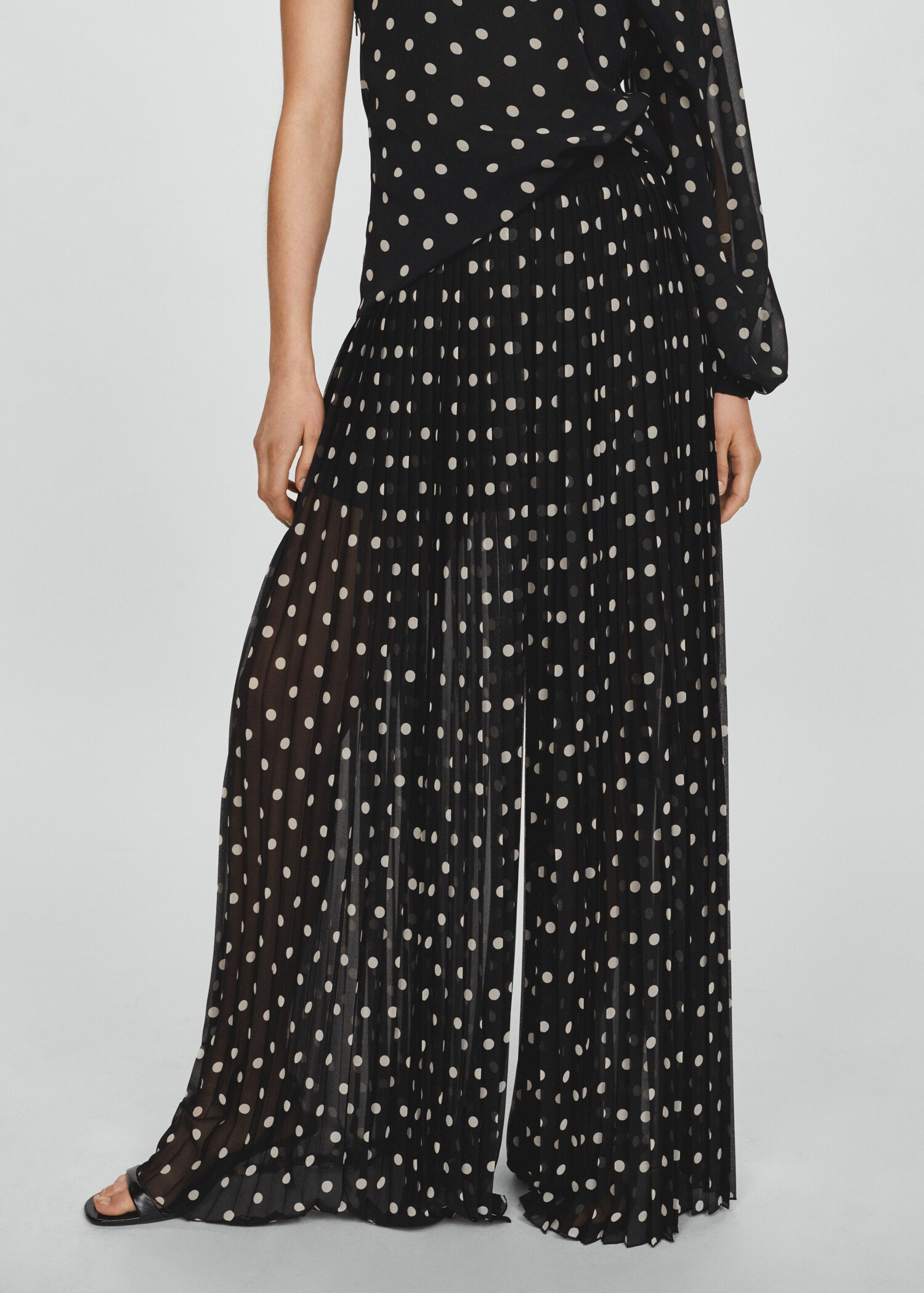 Polka-dot pleated pants